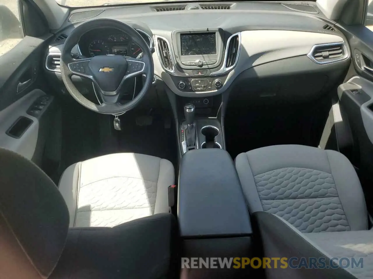 8 fotografías del automóvil dañado 2GNAXHEVXK6201103 CHEVROLET EQUINOX 2019