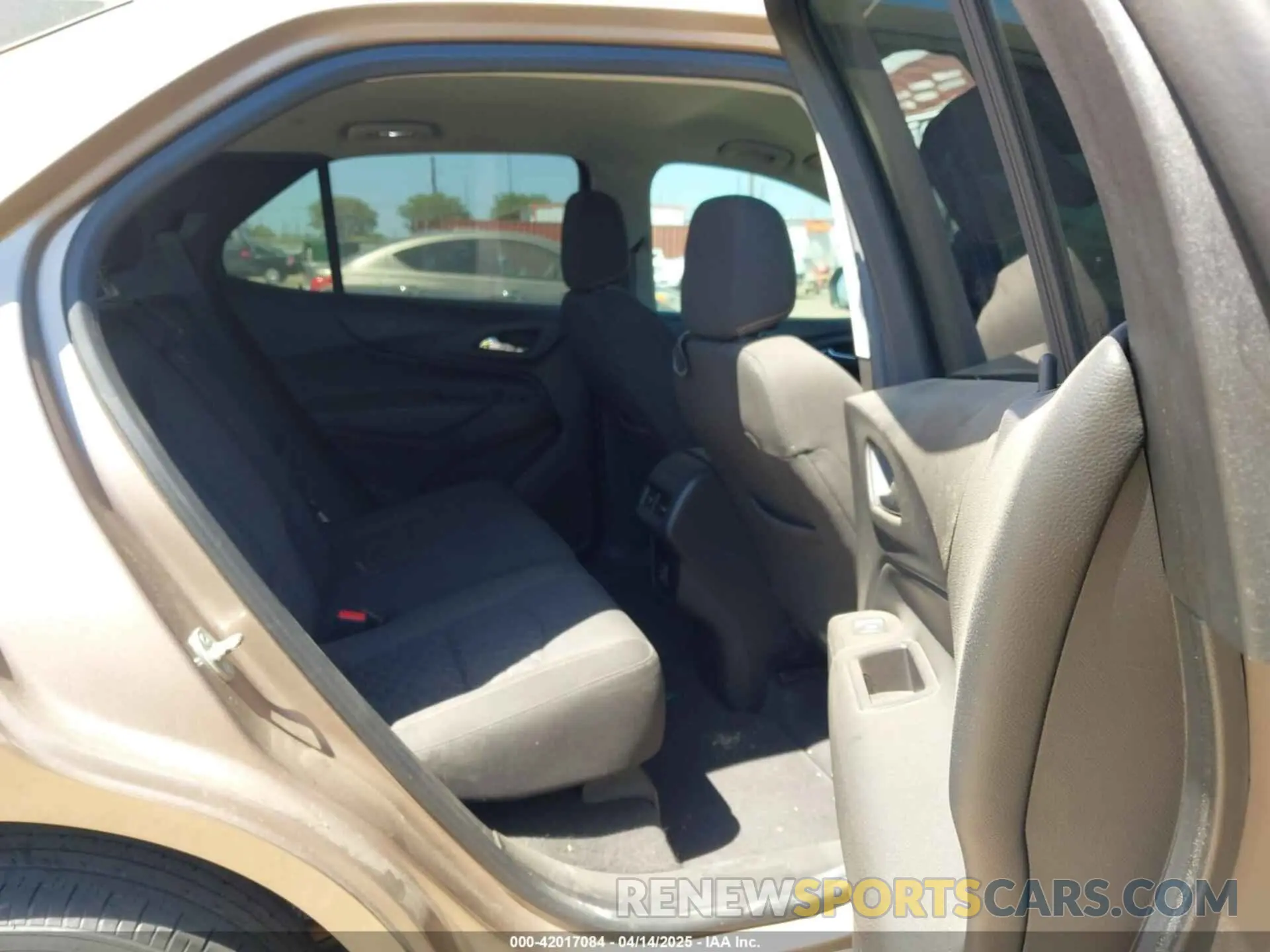 8 fotografías del automóvil dañado 2GNAXJEV2K6239416 CHEVROLET EQUINOX 2019