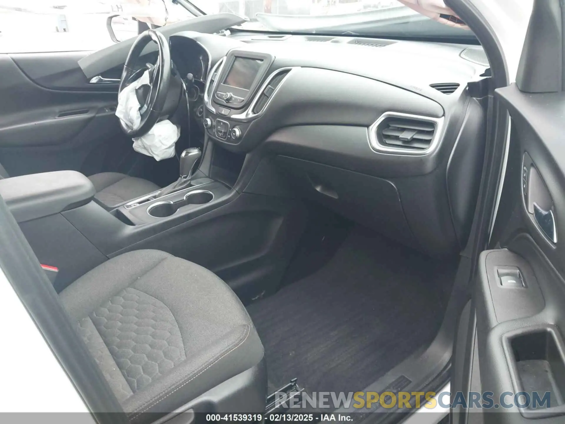 5 fotografías del automóvil dañado 2GNAXJEV2K6246091 CHEVROLET EQUINOX 2019