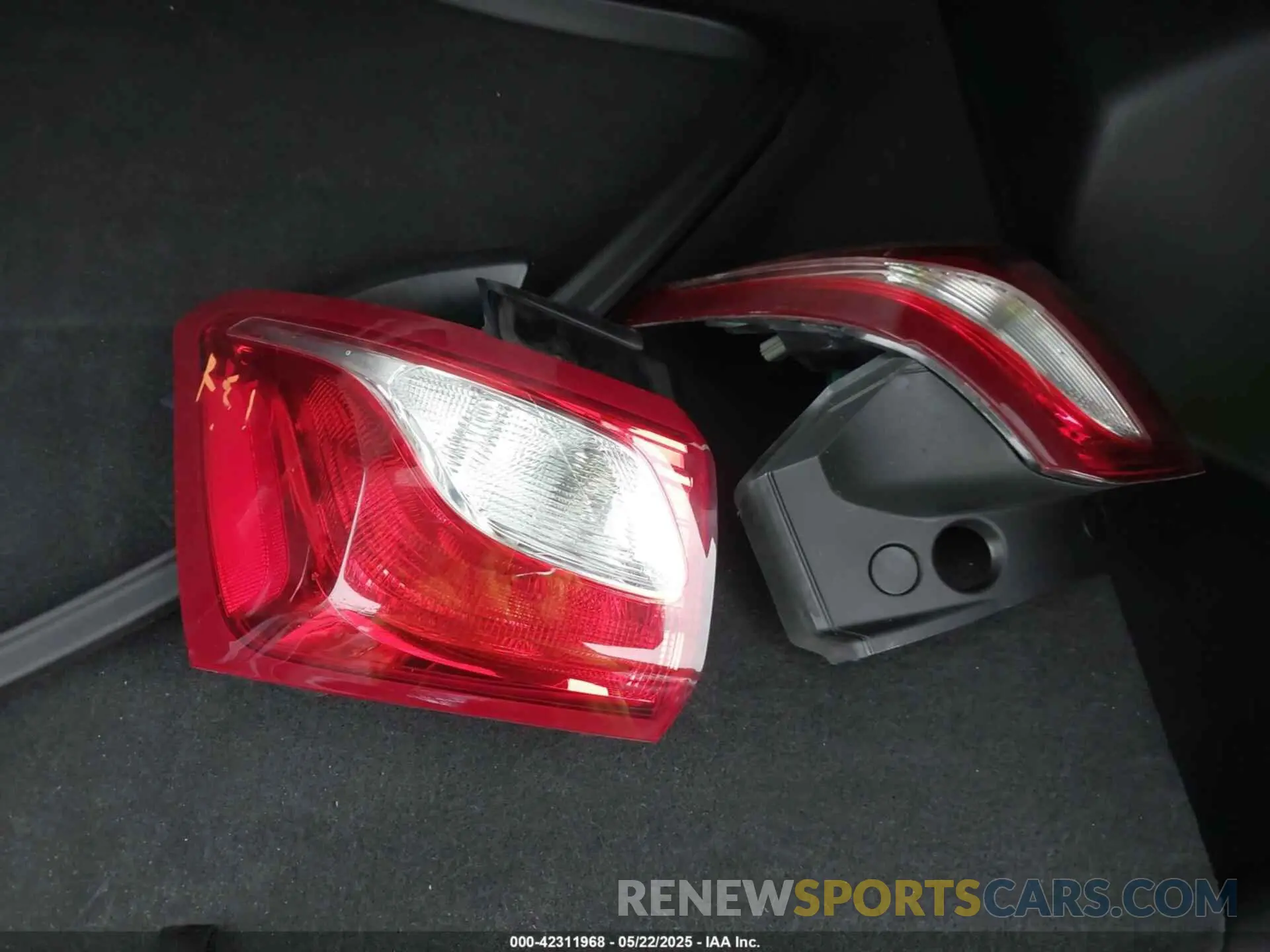 12 fotografías del automóvil dañado 2GNAXJEV8K6213886 CHEVROLET EQUINOX 2019