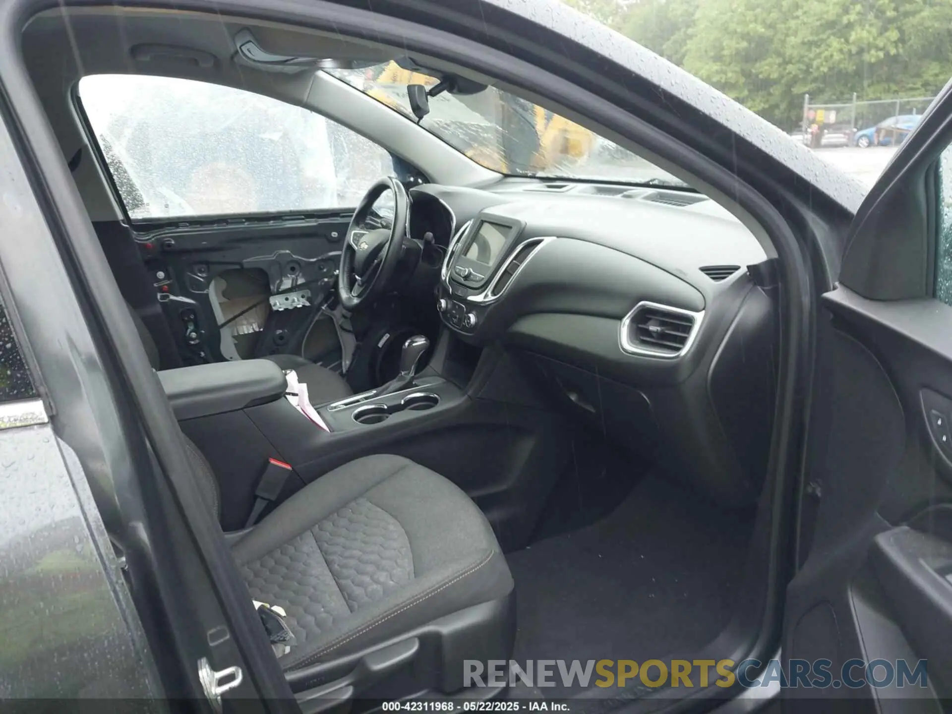 5 fotografías del automóvil dañado 2GNAXJEV8K6213886 CHEVROLET EQUINOX 2019