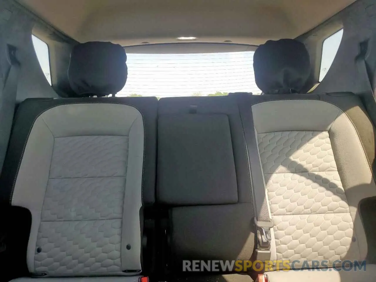 10 fotografías del automóvil dañado 2GNAXJEV9K6278066 CHEVROLET EQUINOX 2019