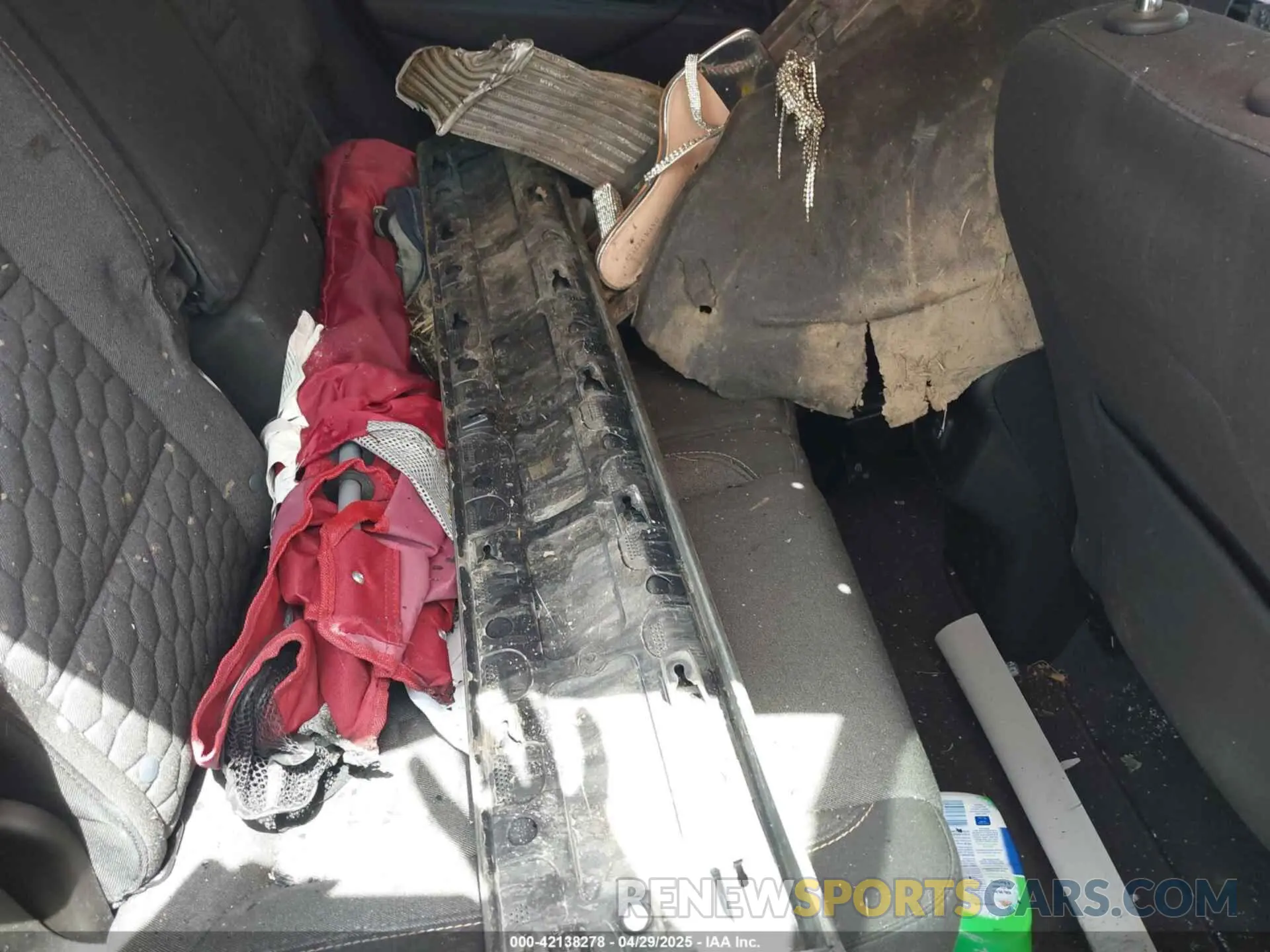 8 fotografías del automóvil dañado 2GNAXJEVXK6301807 CHEVROLET EQUINOX 2019