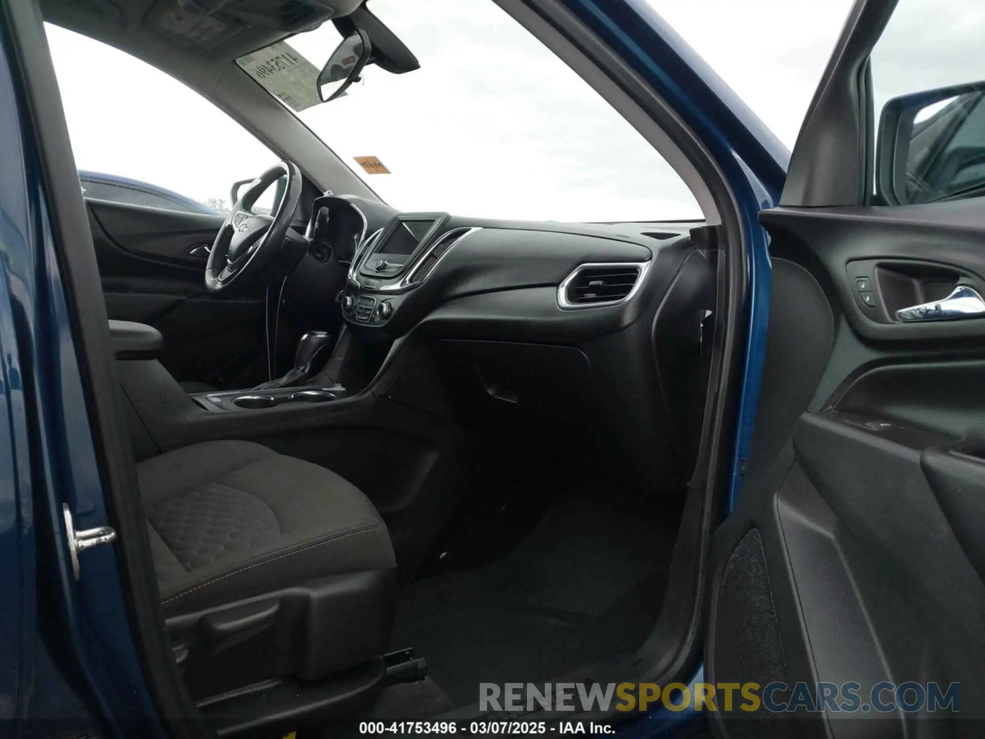 5 fotografías del automóvil dañado 2GNAXKEV0K6133441 CHEVROLET EQUINOX 2019