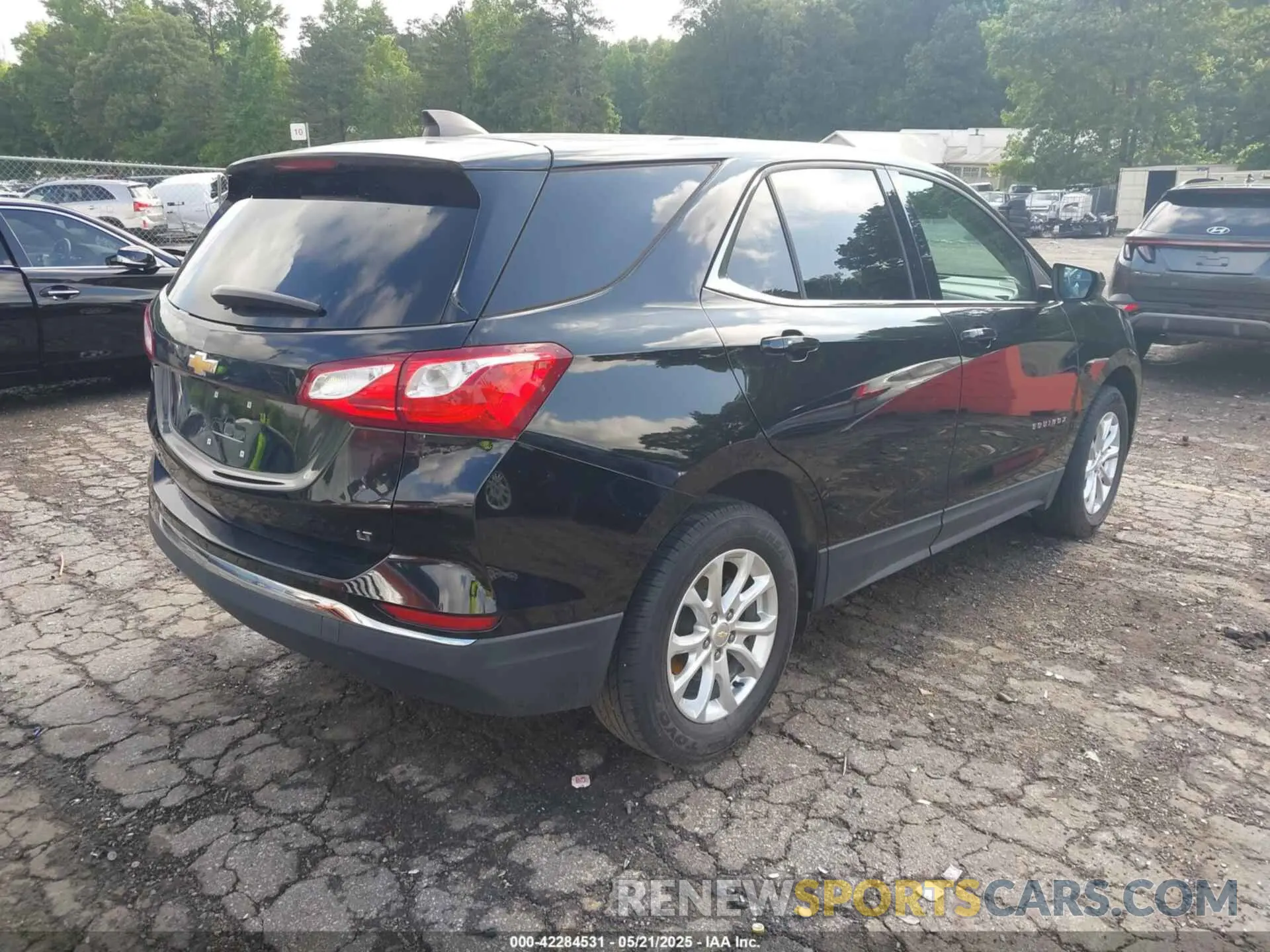 4 fotografías del automóvil dañado 2GNAXKEV0K6167475 CHEVROLET EQUINOX 2019