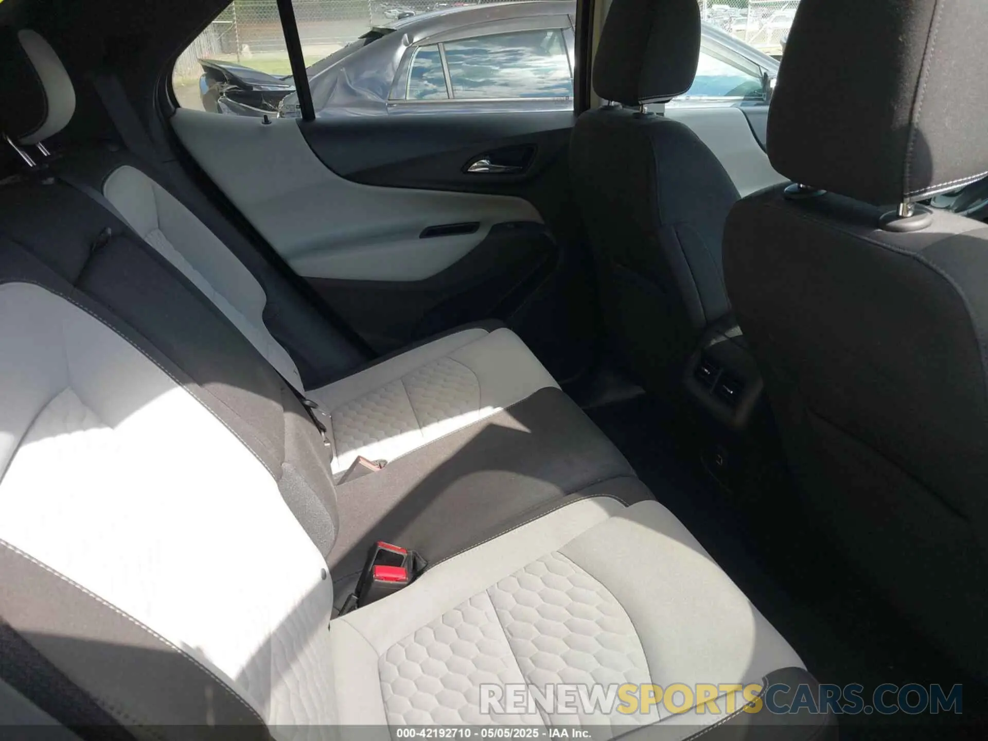 8 fotografías del automóvil dañado 2GNAXKEV0K6247052 CHEVROLET EQUINOX 2019