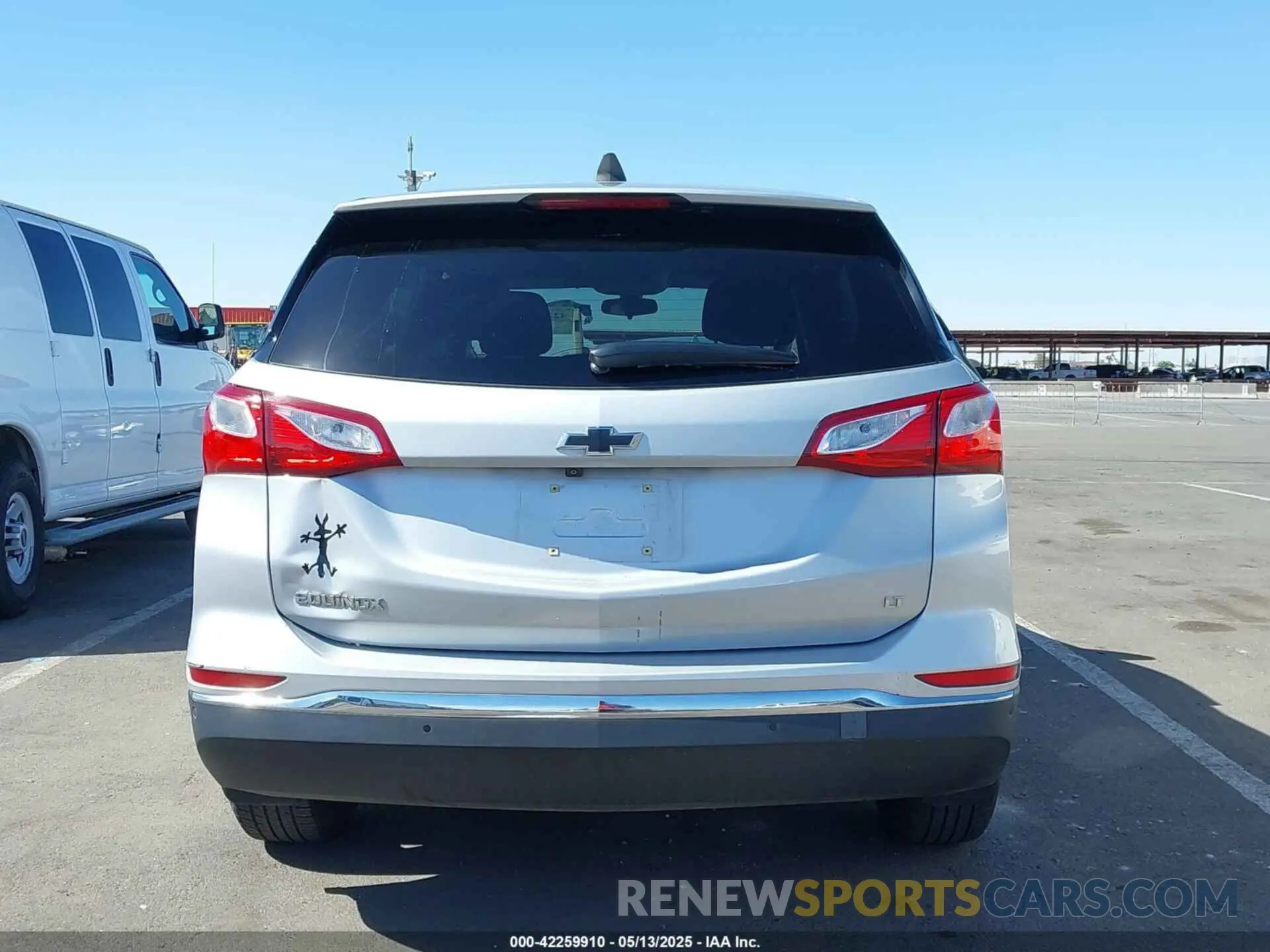 16 fotografías del automóvil dañado 2GNAXKEV1K6186200 CHEVROLET EQUINOX 2019