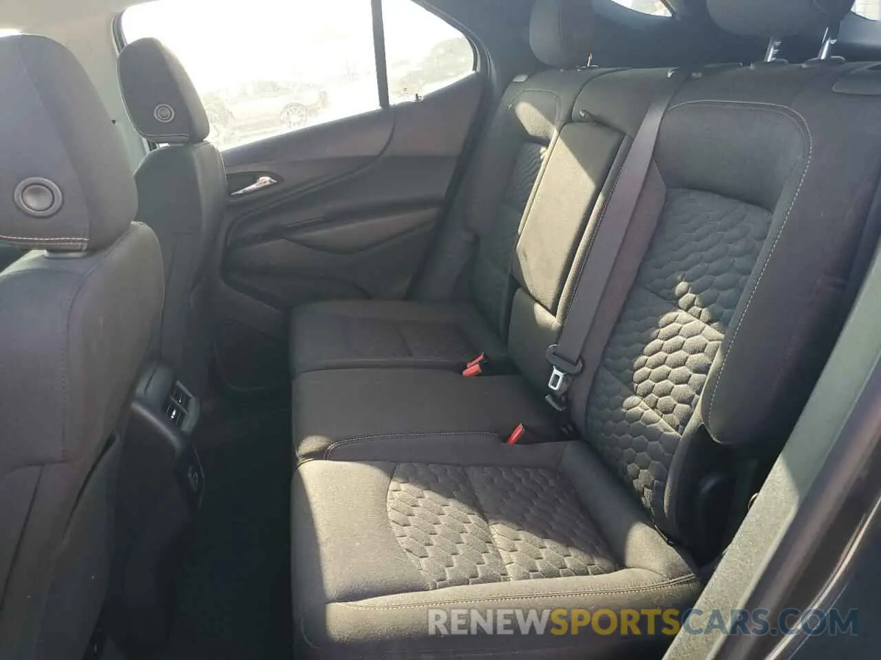 11 fotografías del automóvil dañado 2GNAXKEV1K6194880 CHEVROLET EQUINOX 2019