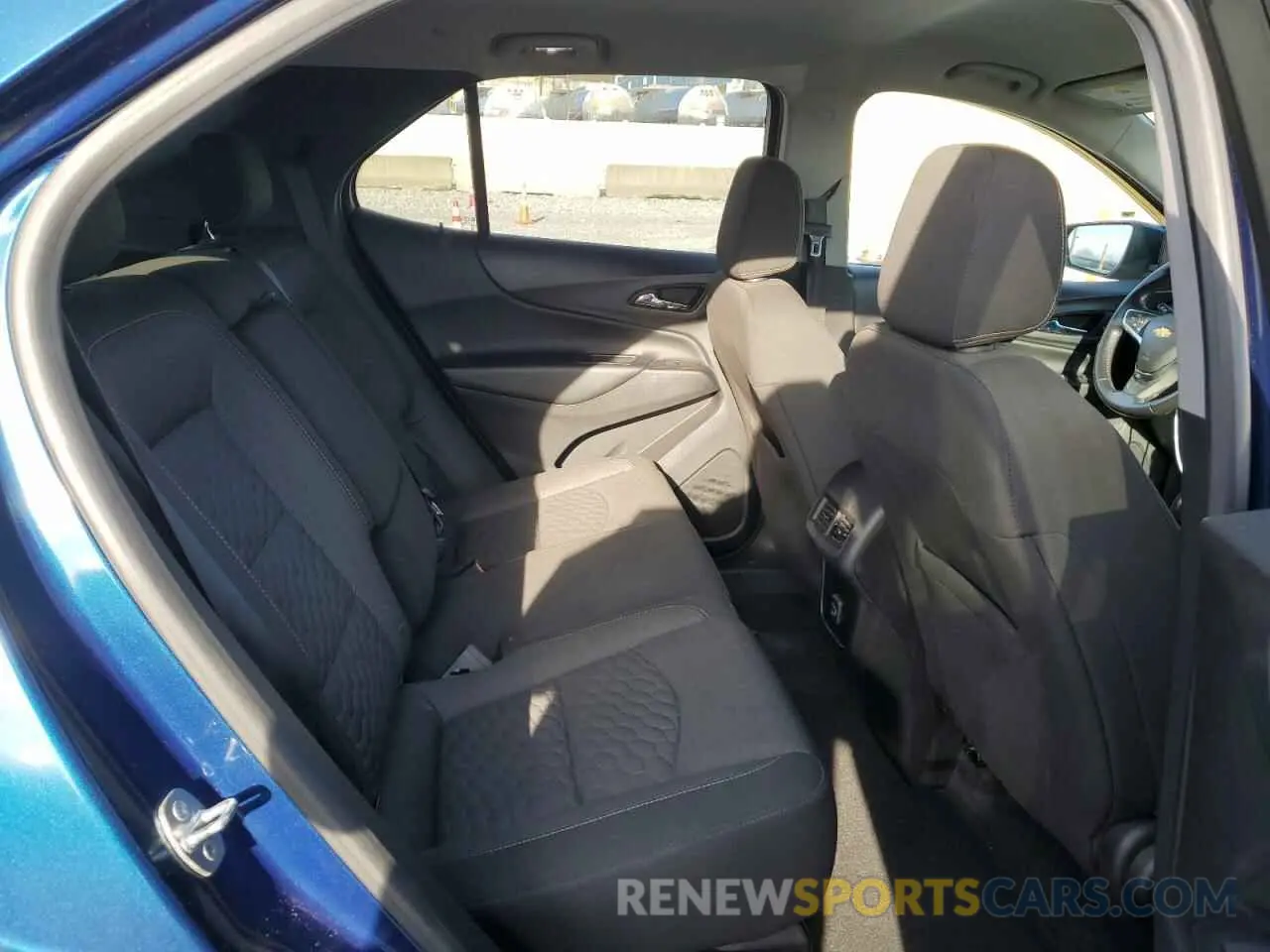 11 fotografías del automóvil dañado 2GNAXKEV1K6201200 CHEVROLET EQUINOX 2019