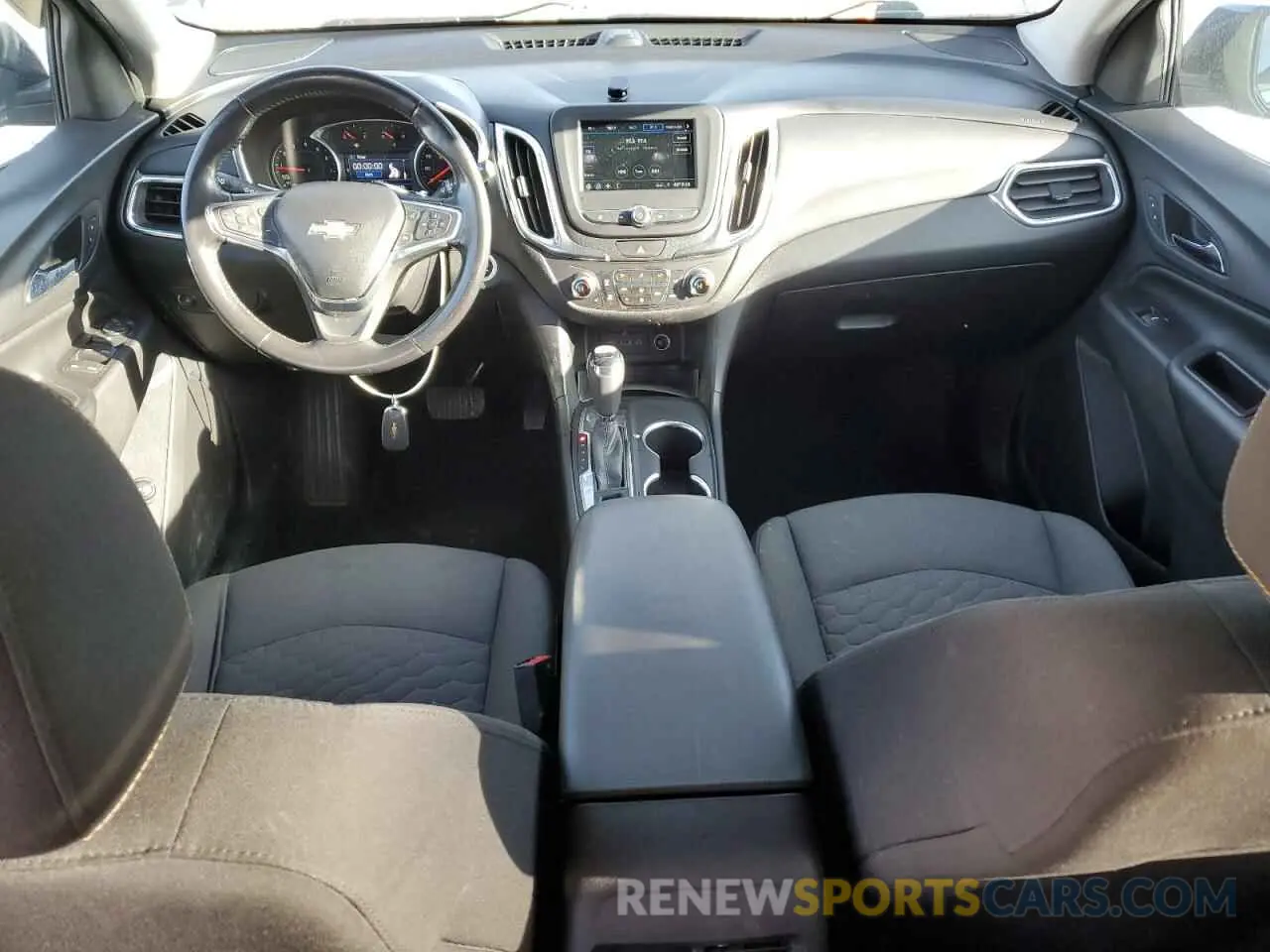 8 fotografías del automóvil dañado 2GNAXKEV1K6201200 CHEVROLET EQUINOX 2019