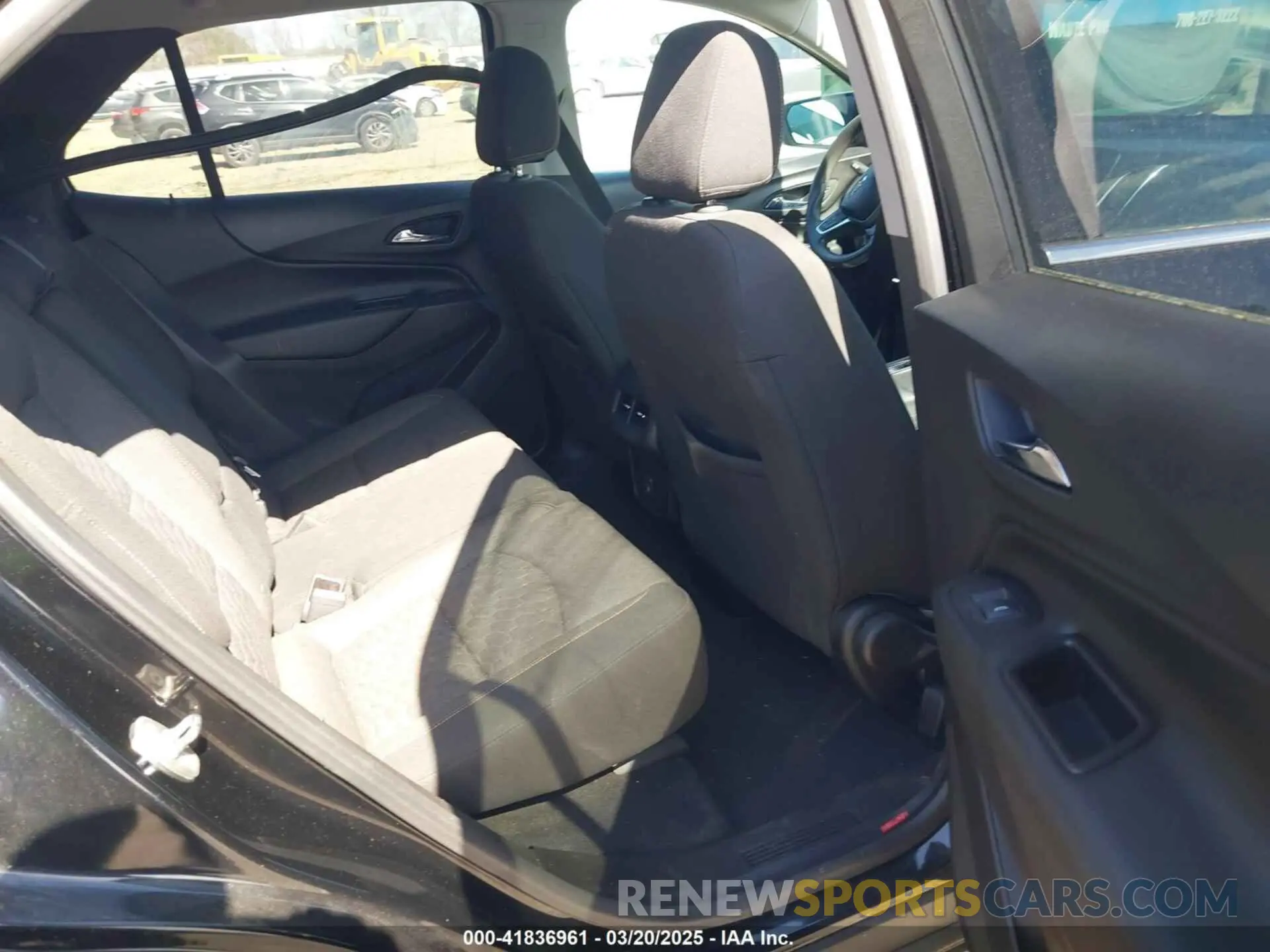 8 fotografías del automóvil dañado 2GNAXKEV2K6268260 CHEVROLET EQUINOX 2019