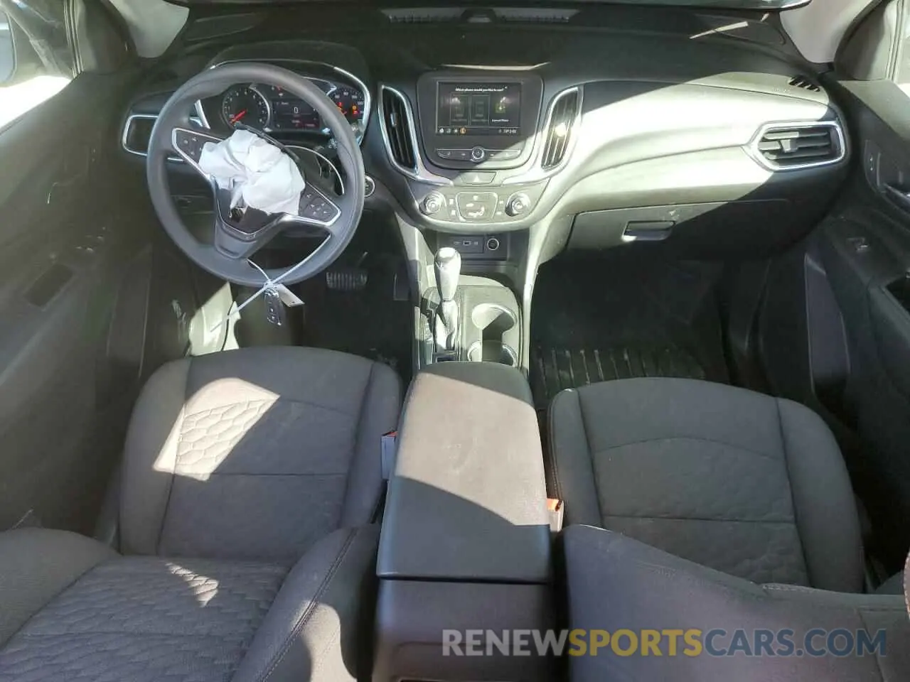 8 fotografías del automóvil dañado 2GNAXKEV3K6140156 CHEVROLET EQUINOX 2019
