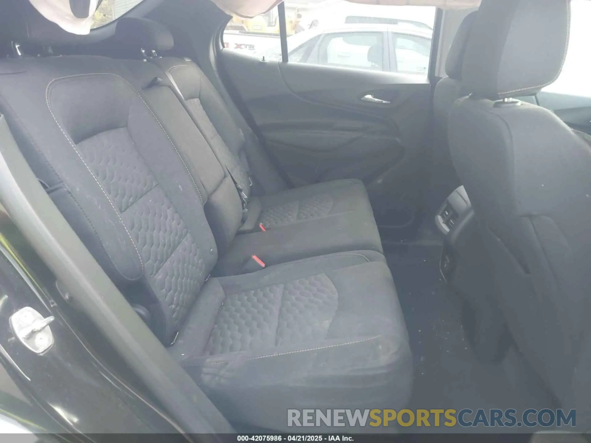 8 fotografías del automóvil dañado 2GNAXKEV4K6118943 CHEVROLET EQUINOX 2019