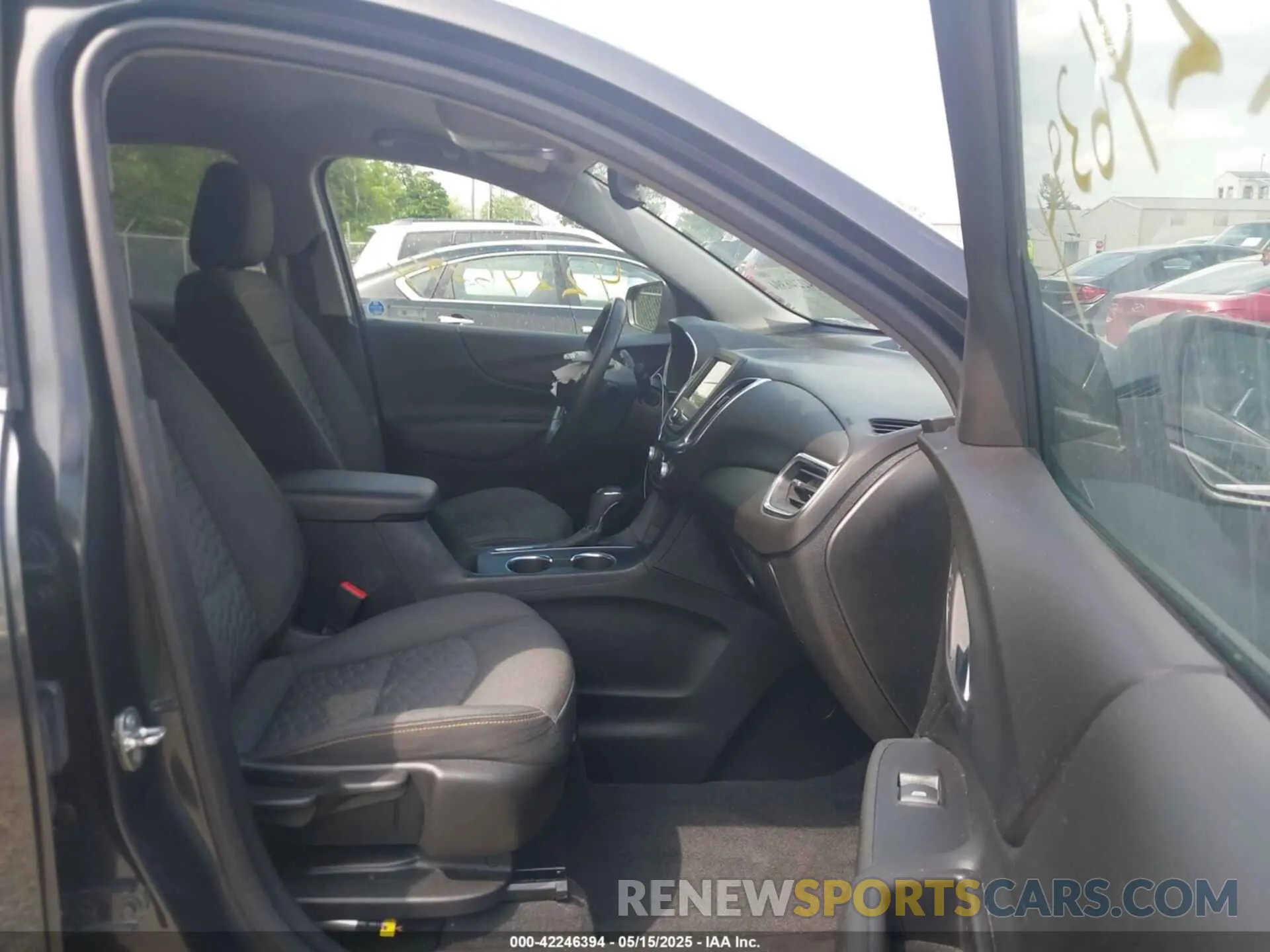 5 fotografías del automóvil dañado 2GNAXKEV4K6151361 CHEVROLET EQUINOX 2019