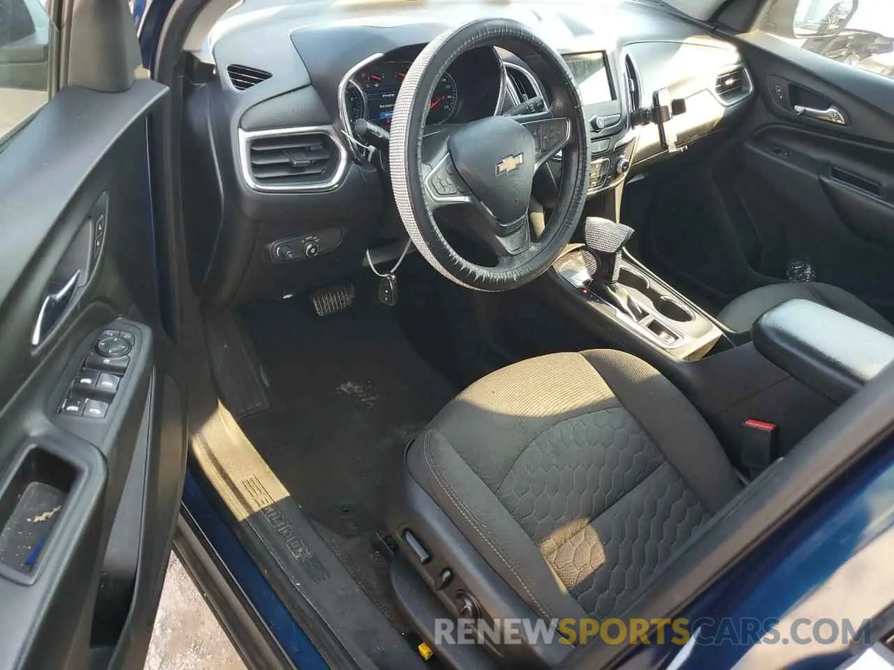 8 fotografías del automóvil dañado 2GNAXKEV4K6263013 CHEVROLET EQUINOX 2019