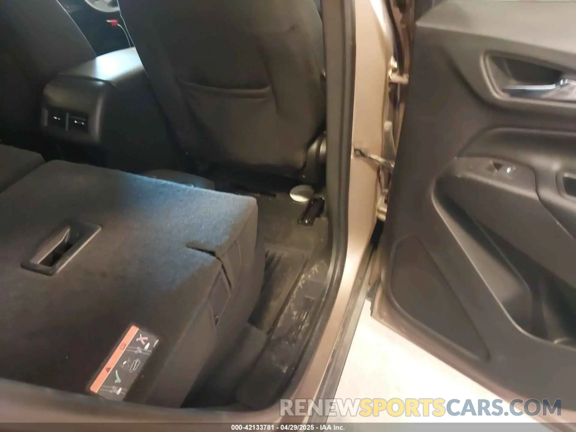 8 fotografías del automóvil dañado 2GNAXKEV4K6290731 CHEVROLET EQUINOX 2019