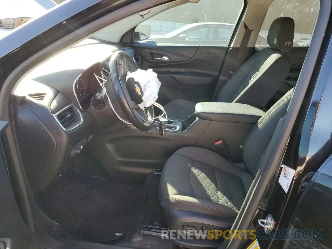 7 fotografías del automóvil dañado 2GNAXKEV5K6105893 CHEVROLET EQUINOX 2019