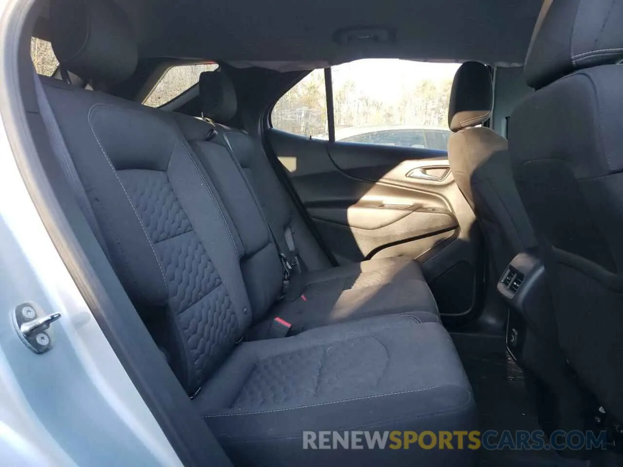 11 fotografías del automóvil dañado 2GNAXKEV5K6113332 CHEVROLET EQUINOX 2019