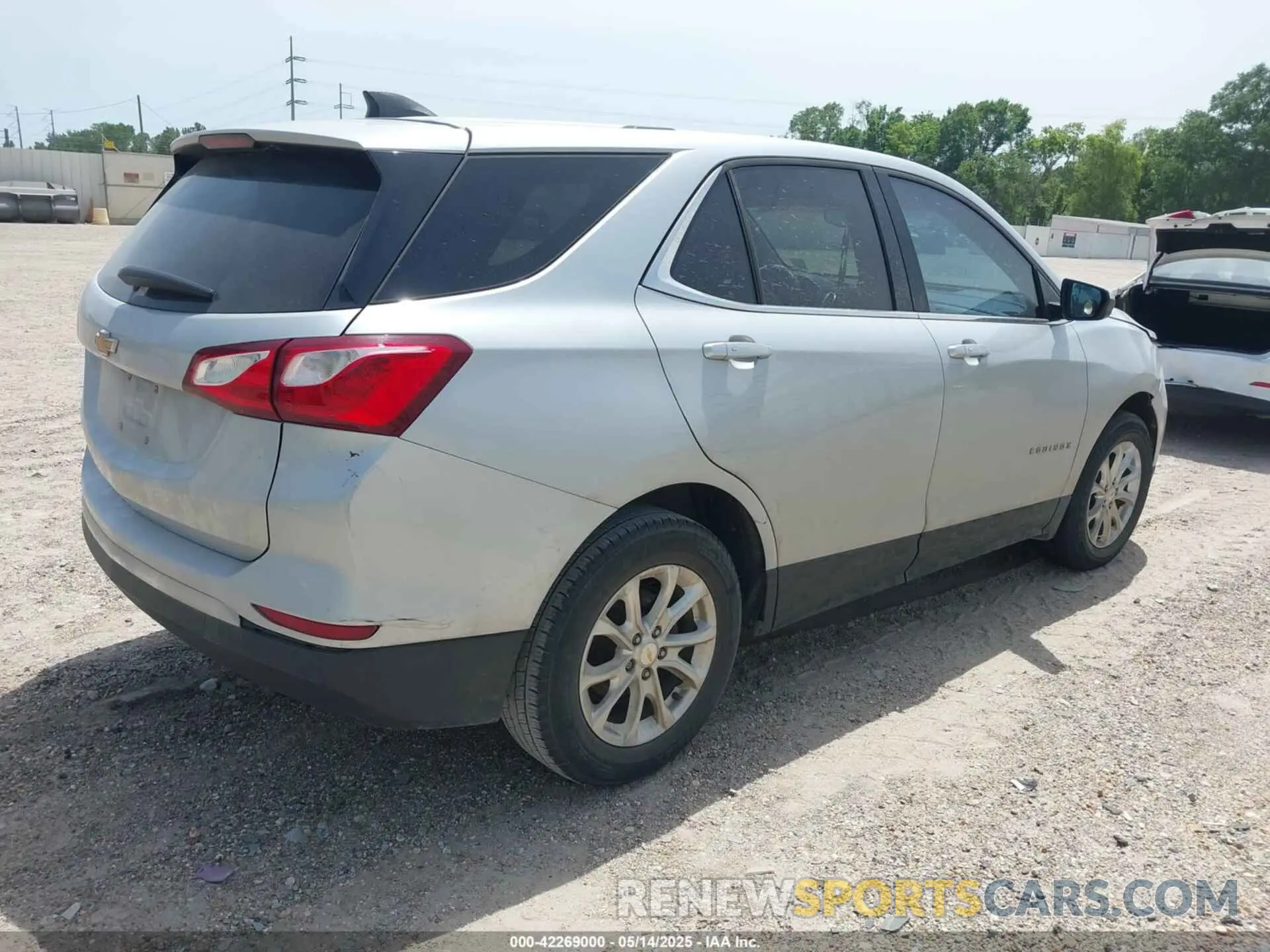 4 fotografías del automóvil dañado 2GNAXKEV5K6134181 CHEVROLET EQUINOX 2019