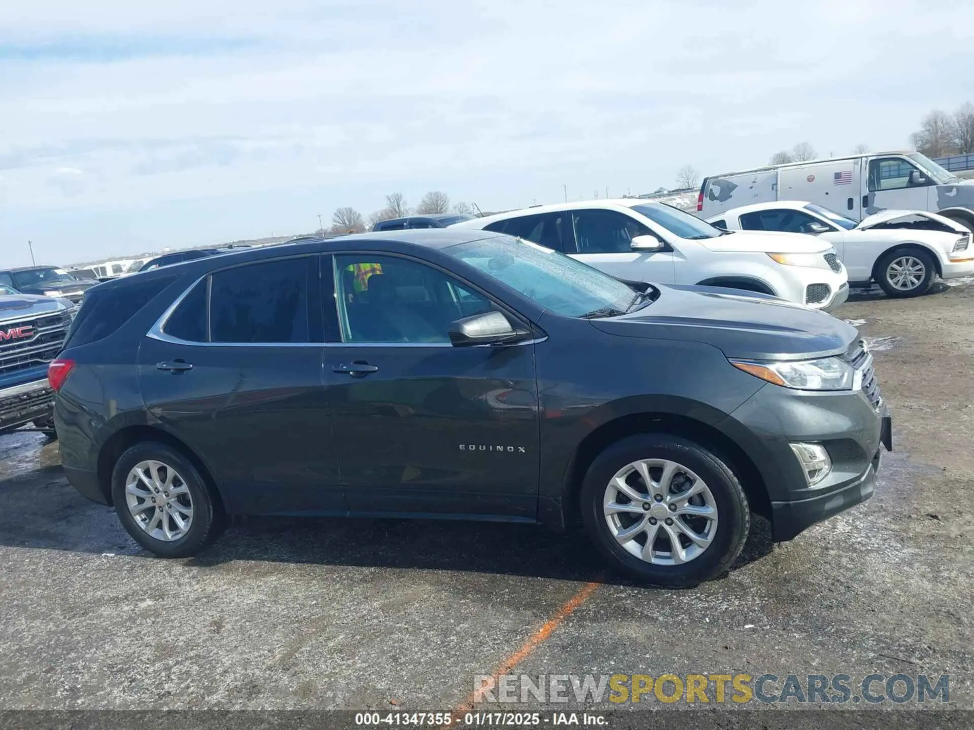 13 fotografías del automóvil dañado 2GNAXKEV5K6142393 CHEVROLET EQUINOX 2019