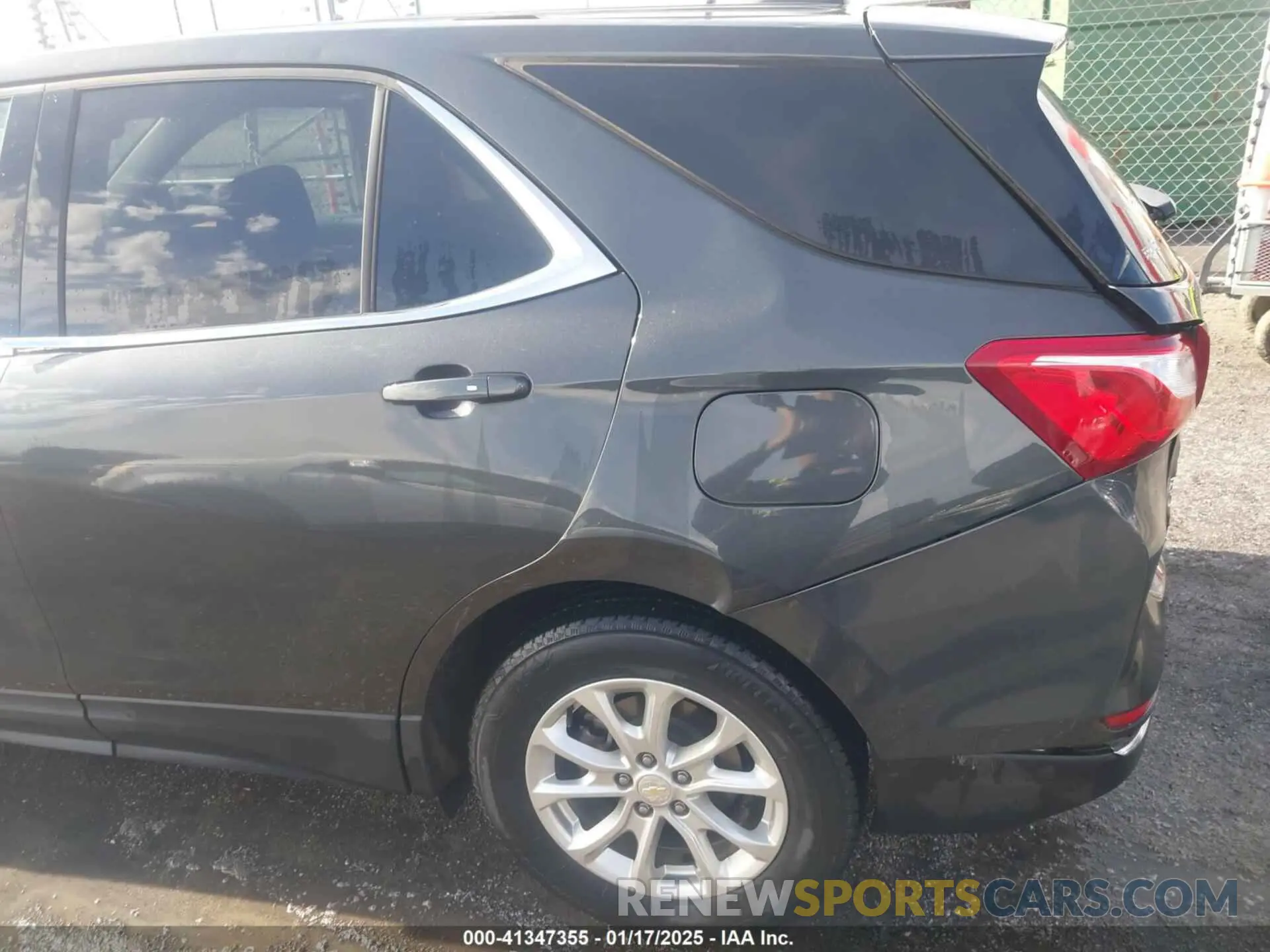 17 fotografías del automóvil dañado 2GNAXKEV5K6142393 CHEVROLET EQUINOX 2019