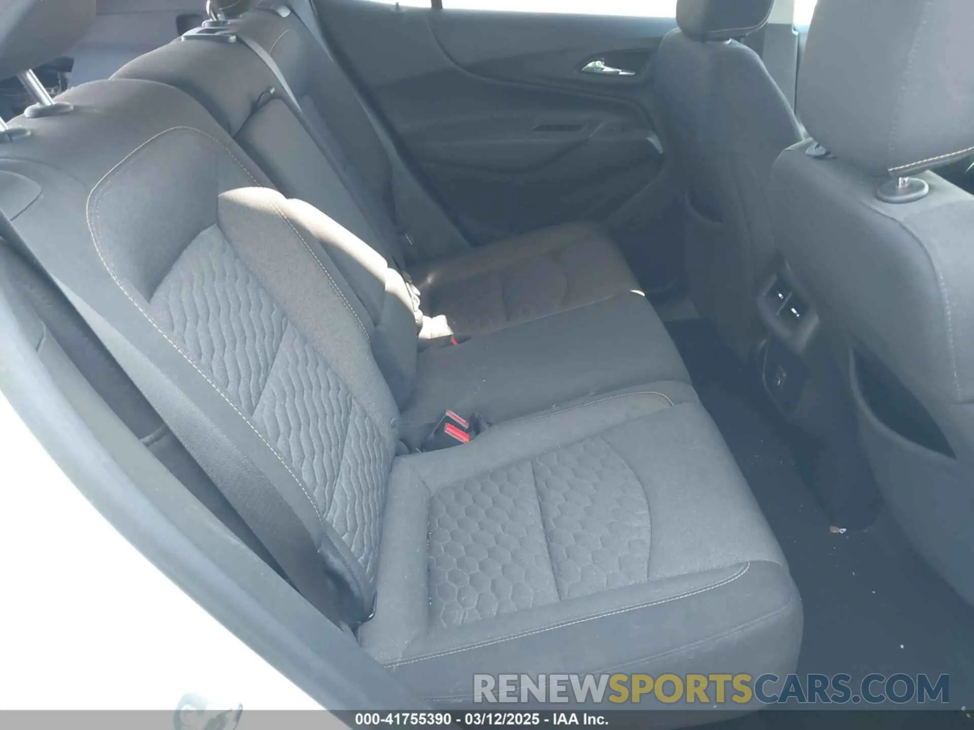 8 fotografías del automóvil dañado 2GNAXKEV6K6125697 CHEVROLET EQUINOX 2019