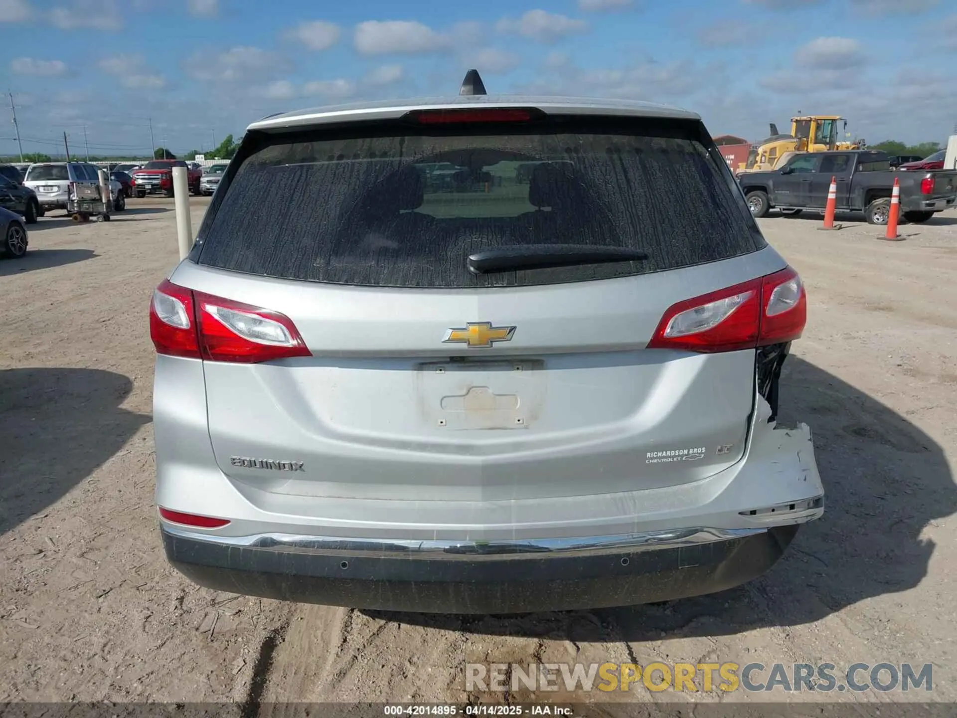 16 fotografías del automóvil dañado 2GNAXKEV6K6139924 CHEVROLET EQUINOX 2019