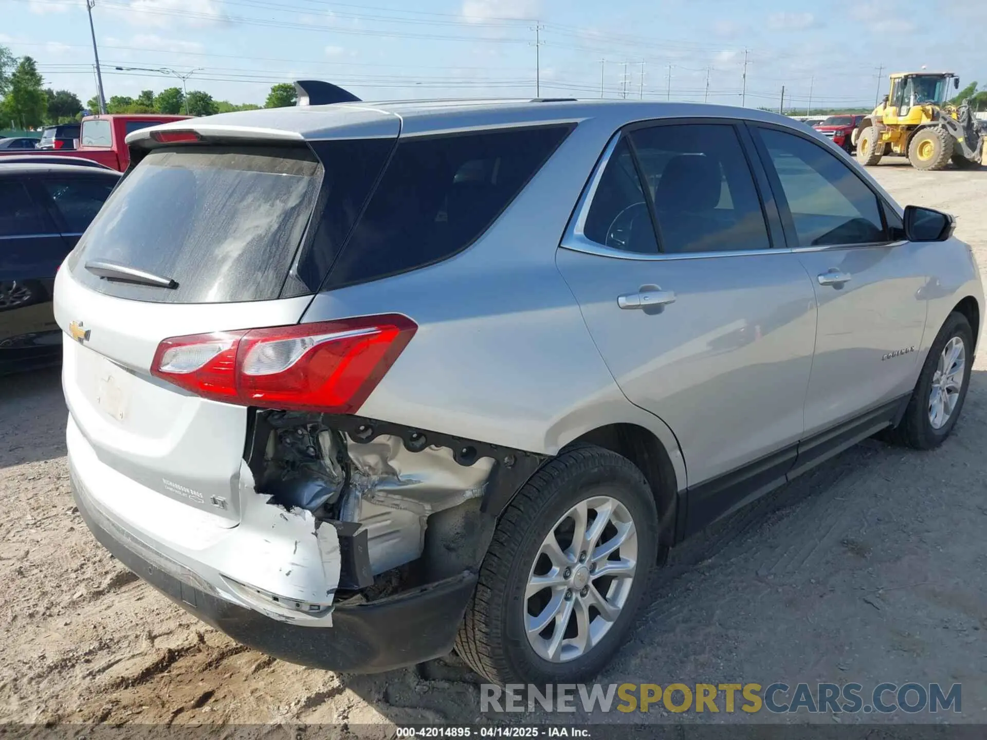 4 fotografías del automóvil dañado 2GNAXKEV6K6139924 CHEVROLET EQUINOX 2019