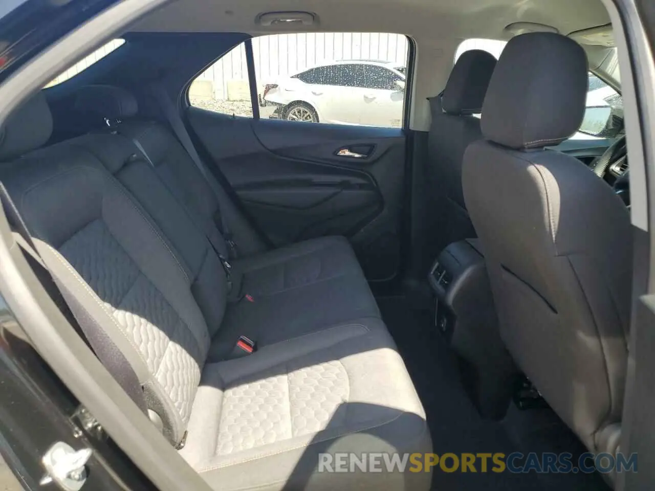 11 fotografías del automóvil dañado 2GNAXKEV6K6207588 CHEVROLET EQUINOX 2019