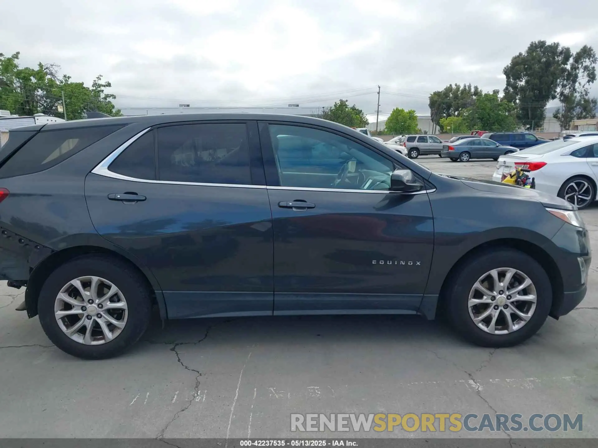 14 fotografías del automóvil dañado 2GNAXKEV8K6142985 CHEVROLET EQUINOX 2019