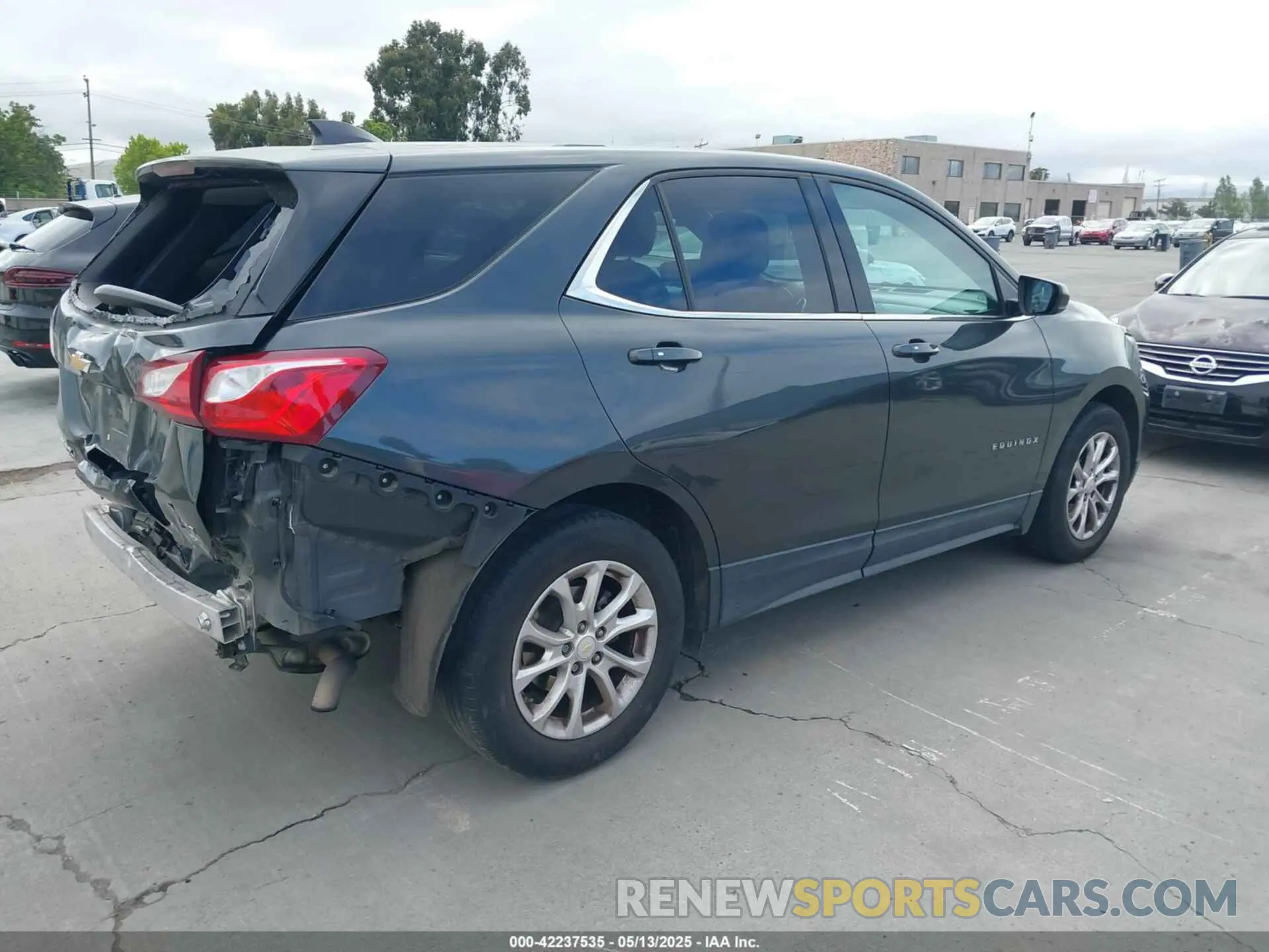 4 fotografías del automóvil dañado 2GNAXKEV8K6142985 CHEVROLET EQUINOX 2019