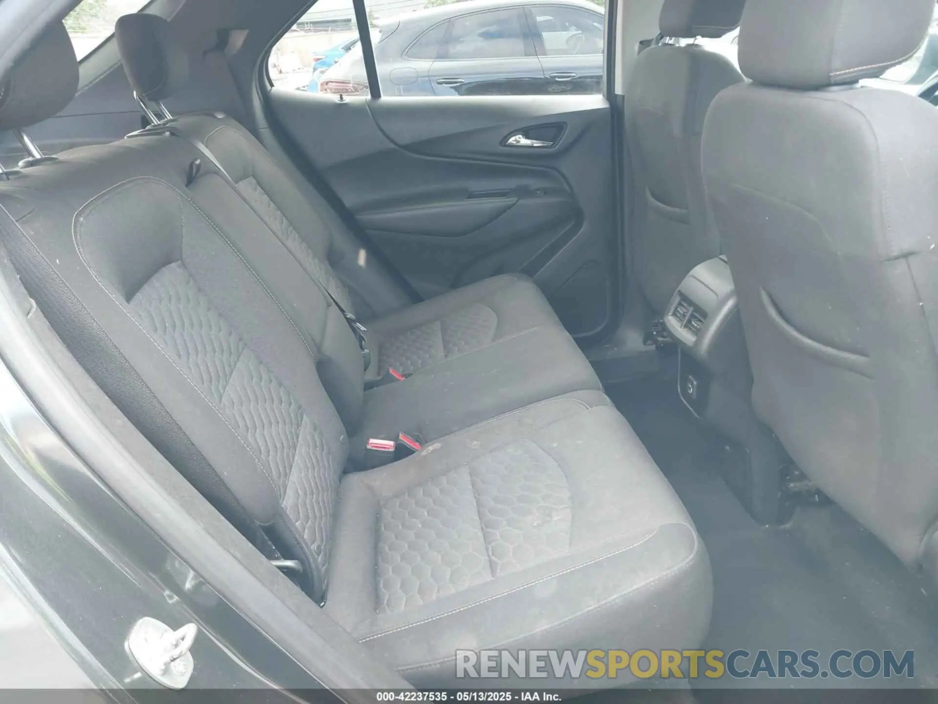 8 fotografías del automóvil dañado 2GNAXKEV8K6142985 CHEVROLET EQUINOX 2019