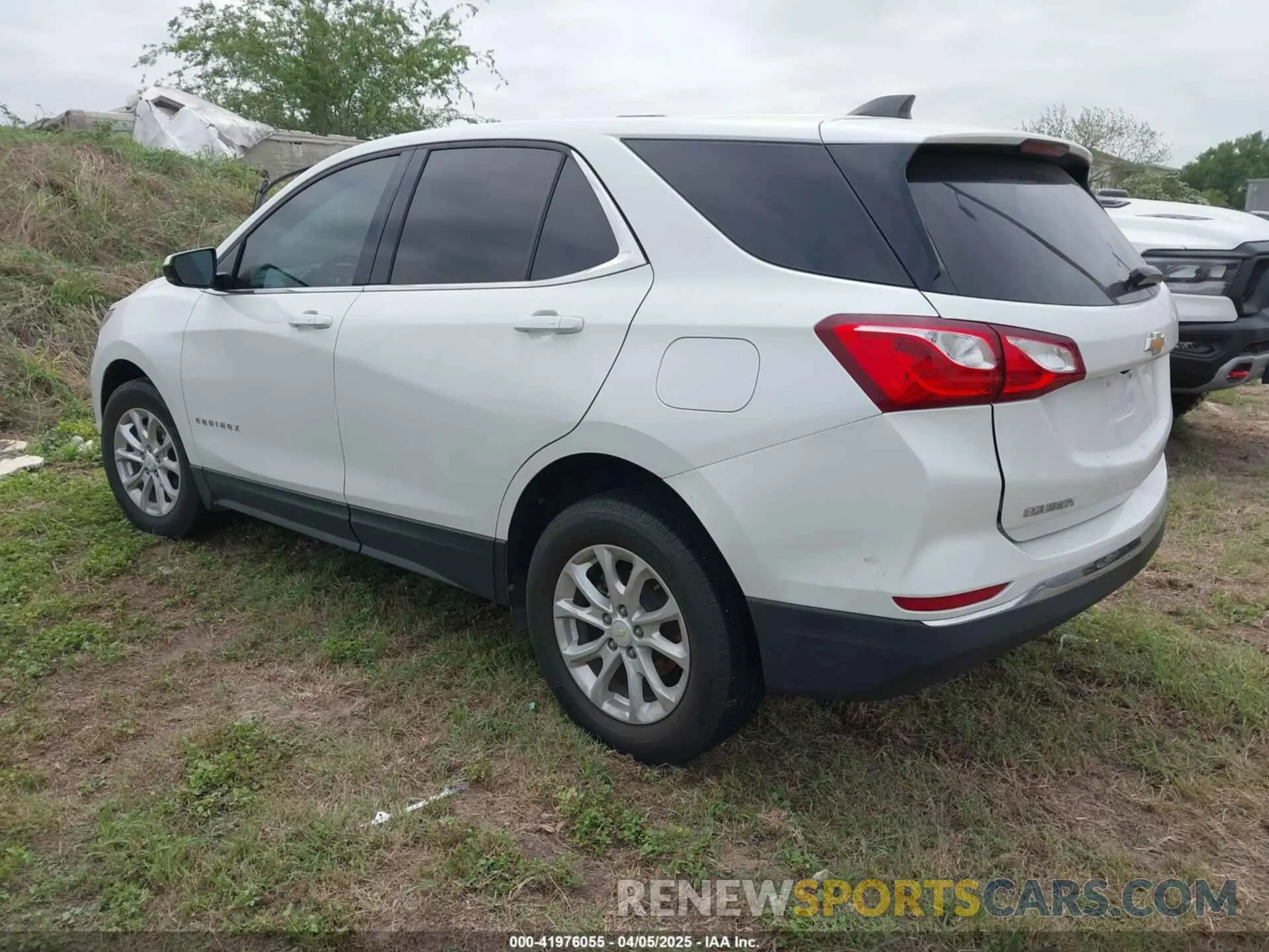 3 fotografías del automóvil dañado 2GNAXKEV8K6169426 CHEVROLET EQUINOX 2019