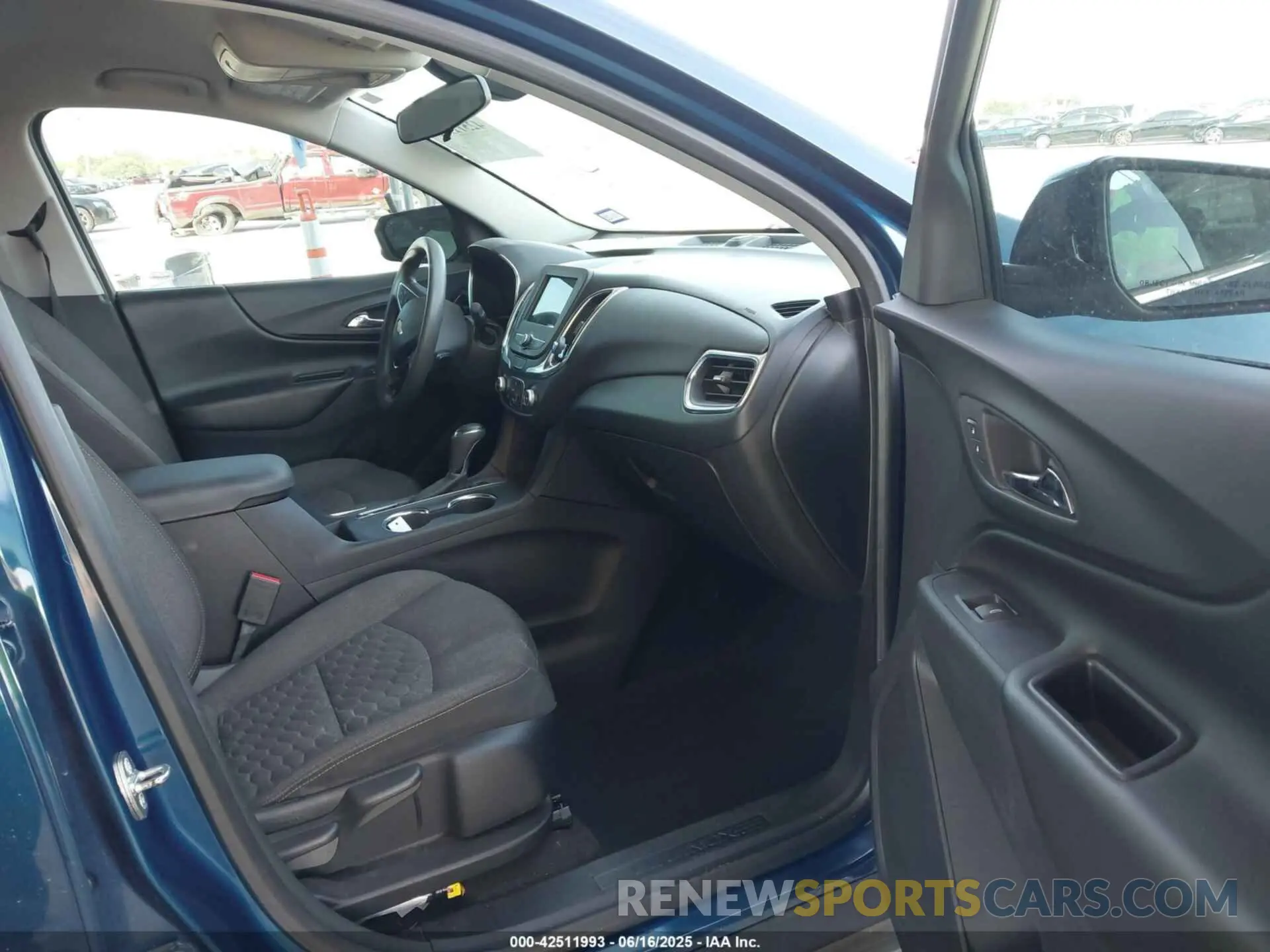 5 fotografías del automóvil dañado 2GNAXKEV9K6214731 CHEVROLET EQUINOX 2019