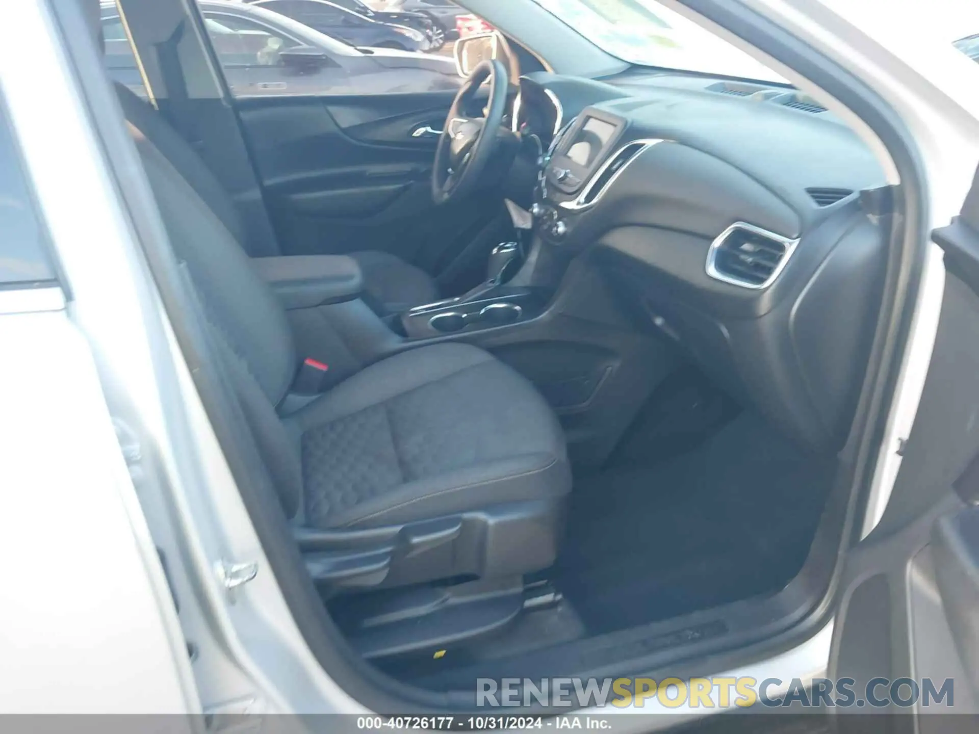 5 fotografías del automóvil dañado 2GNAXKEVXK6102276 CHEVROLET EQUINOX 2019