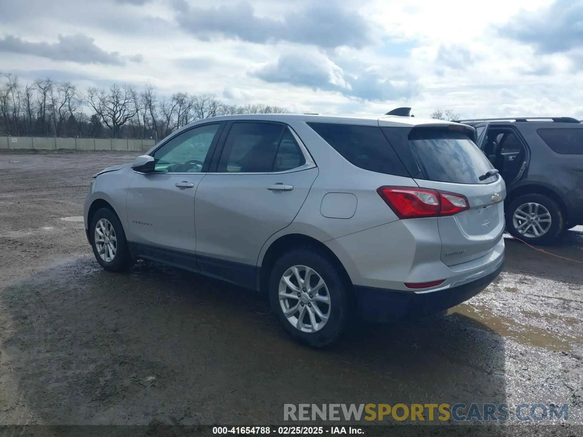 3 fotografías del automóvil dañado 2GNAXKEVXK6163031 CHEVROLET EQUINOX 2019
