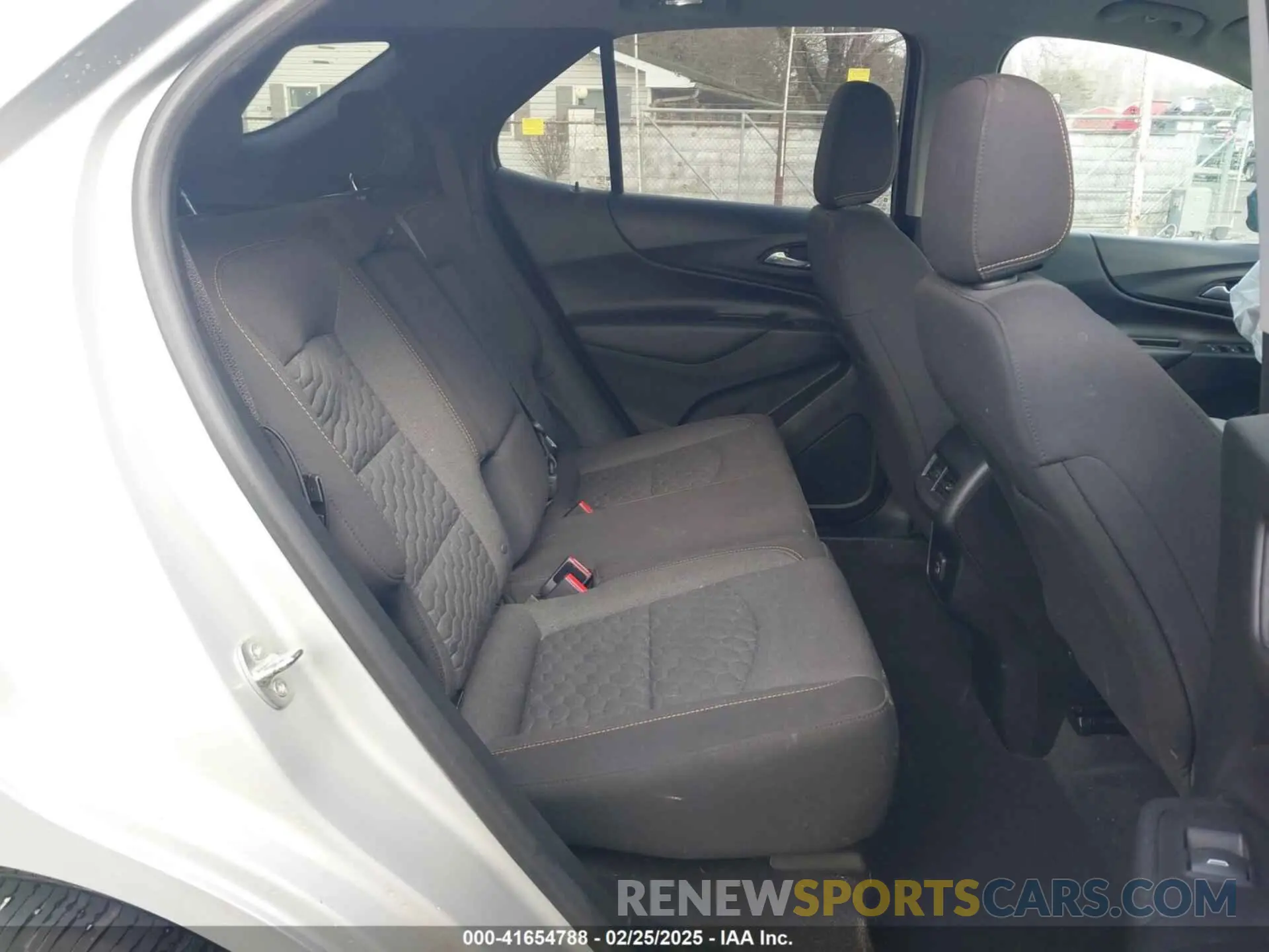 8 fotografías del automóvil dañado 2GNAXKEVXK6163031 CHEVROLET EQUINOX 2019