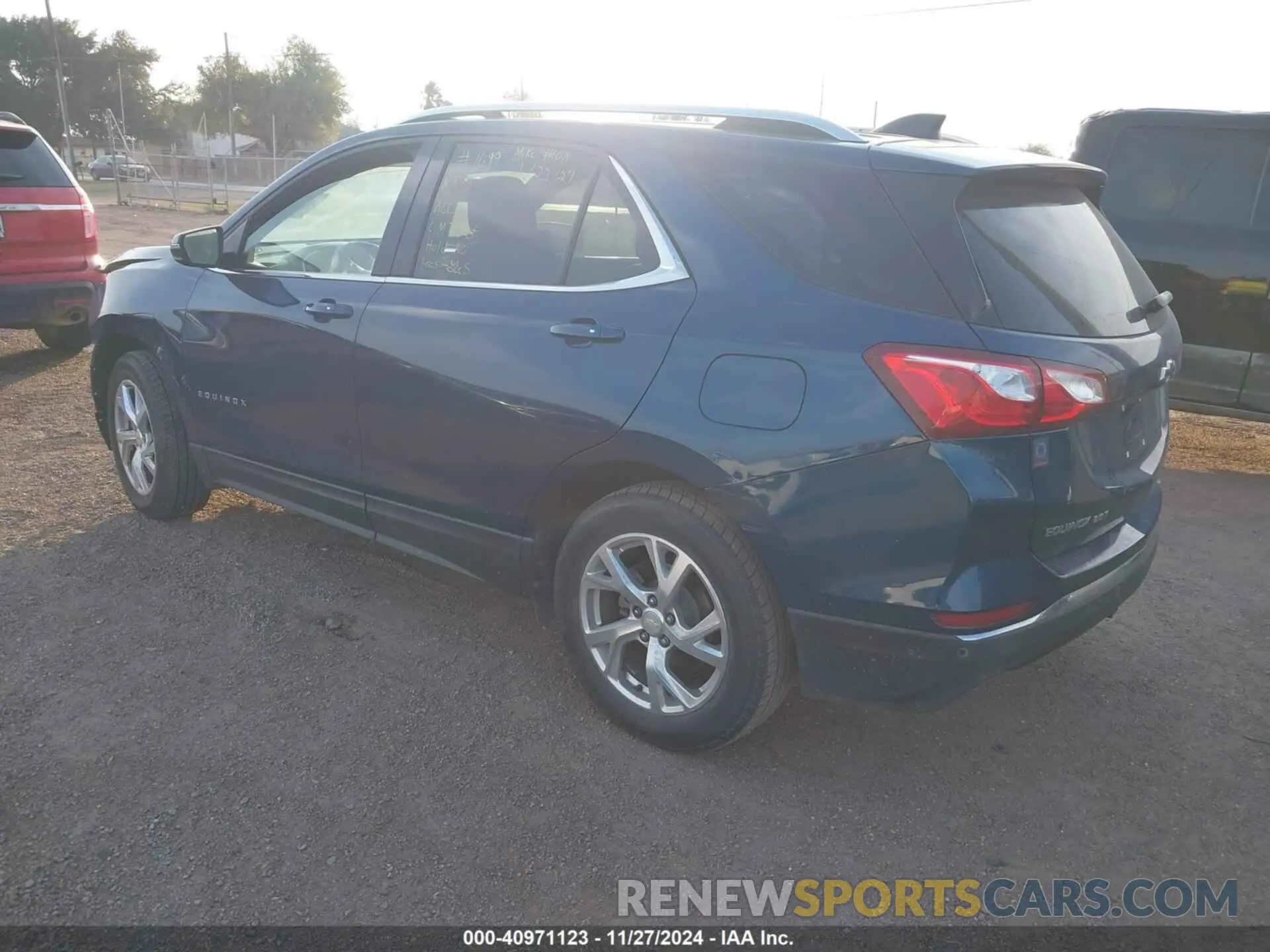 3 fotografías del automóvil dañado 2GNAXLEX6K6191061 CHEVROLET EQUINOX 2019