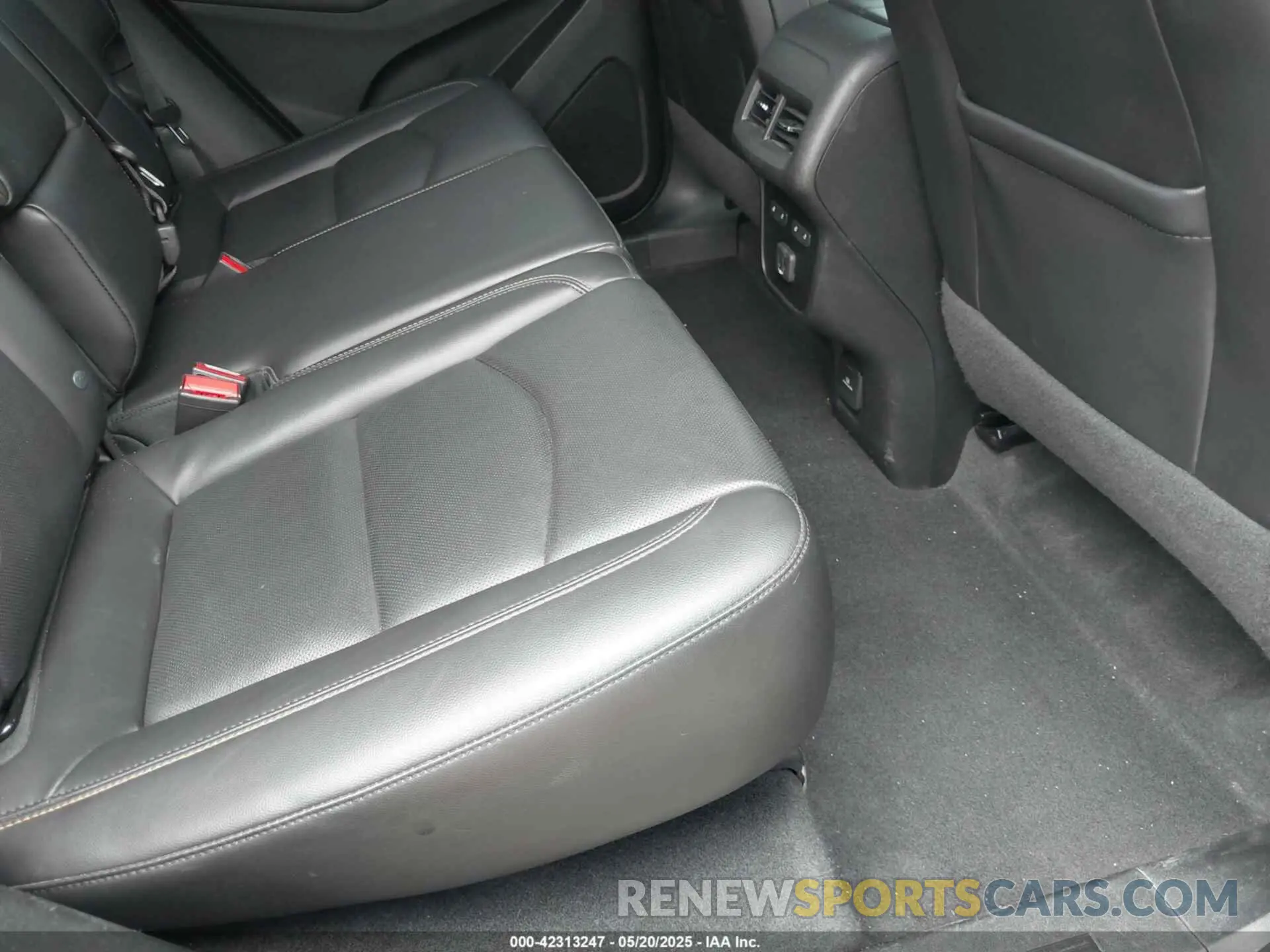 8 fotografías del automóvil dañado 2GNAXNEV0K6129357 CHEVROLET EQUINOX 2019