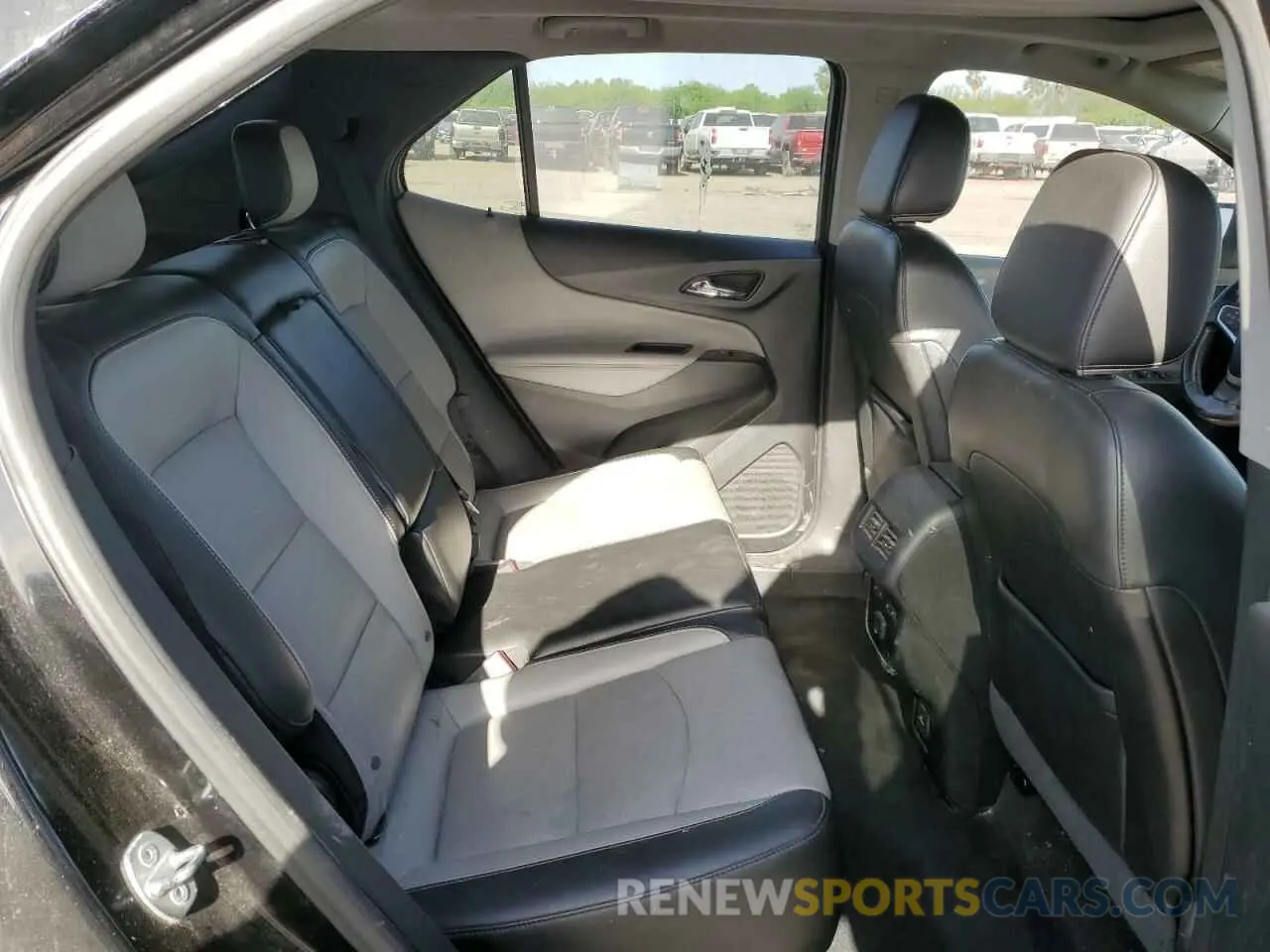 11 fotografías del automóvil dañado 2GNAXNEV3K6261688 CHEVROLET EQUINOX 2019