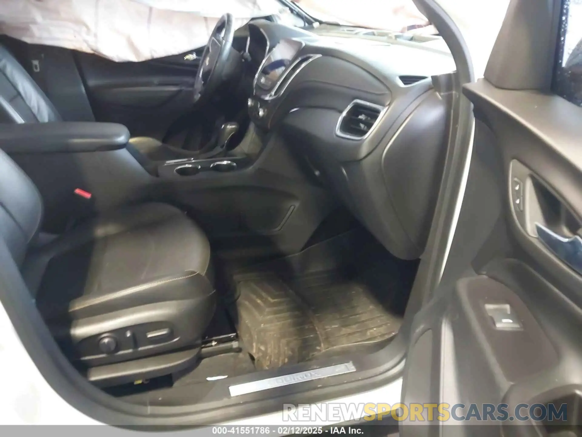 5 fotografías del automóvil dañado 2GNAXNEV6K6118122 CHEVROLET EQUINOX 2019