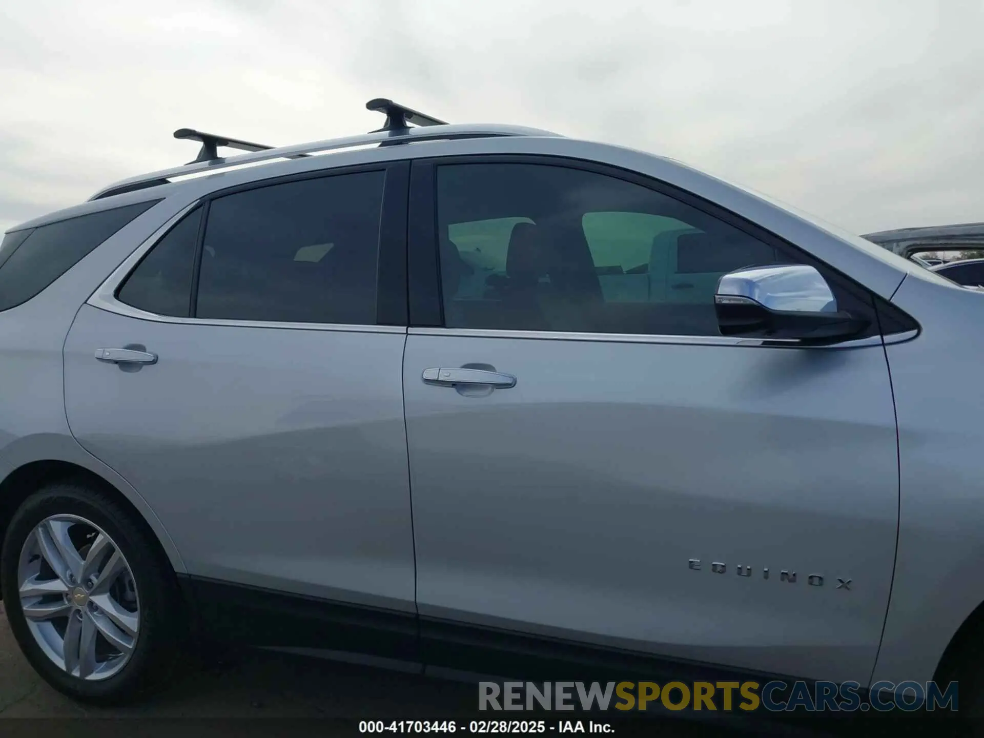 13 fotografías del automóvil dañado 2GNAXPEX4K6236974 CHEVROLET EQUINOX 2019