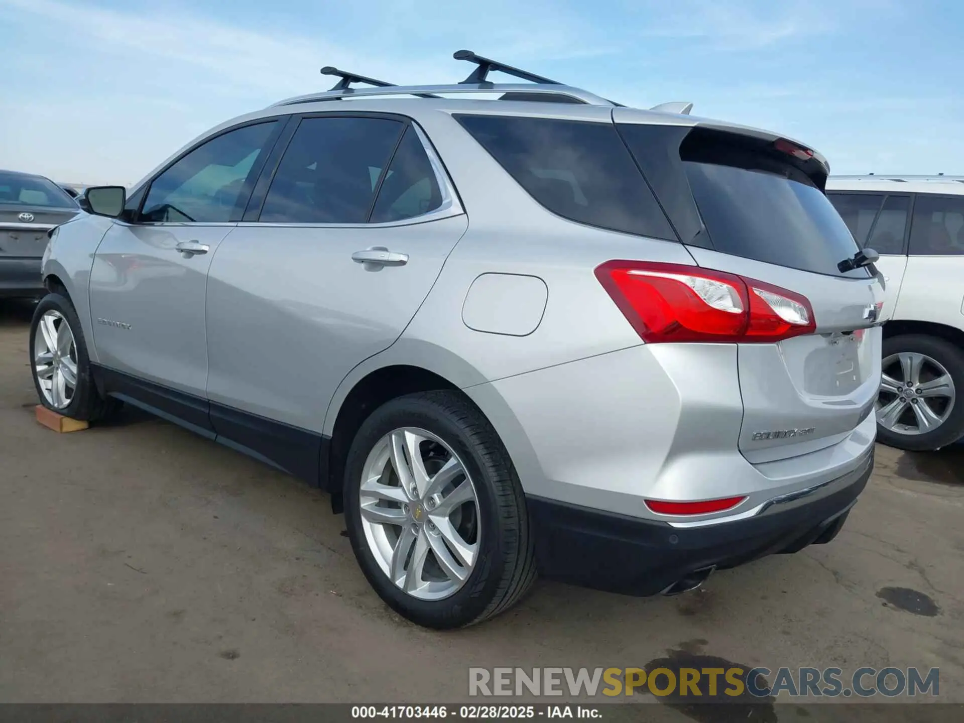 3 fotografías del automóvil dañado 2GNAXPEX4K6236974 CHEVROLET EQUINOX 2019