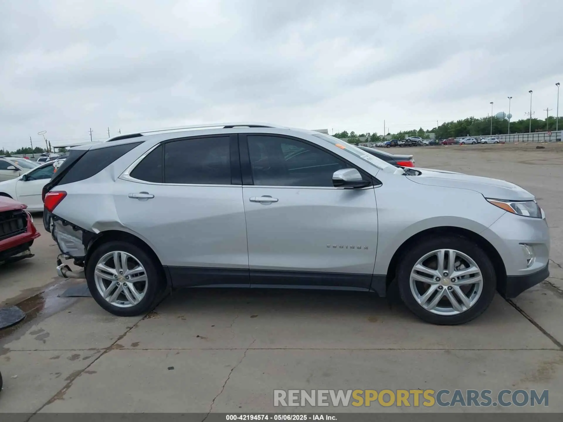 13 fotografías del automóvil dañado 2GNAXPEX4K6252513 CHEVROLET EQUINOX 2019