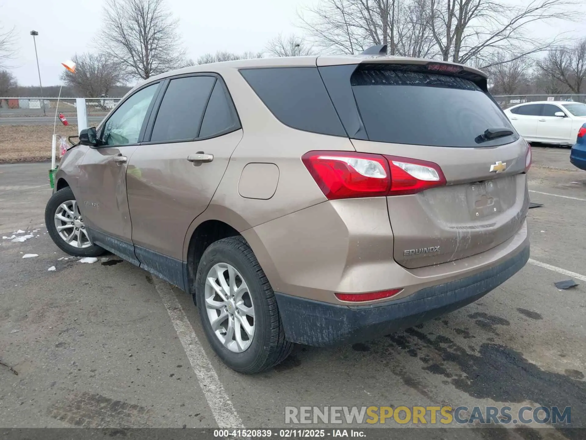 3 fotografías del automóvil dañado 2GNAXSEV1K6300566 CHEVROLET EQUINOX 2019