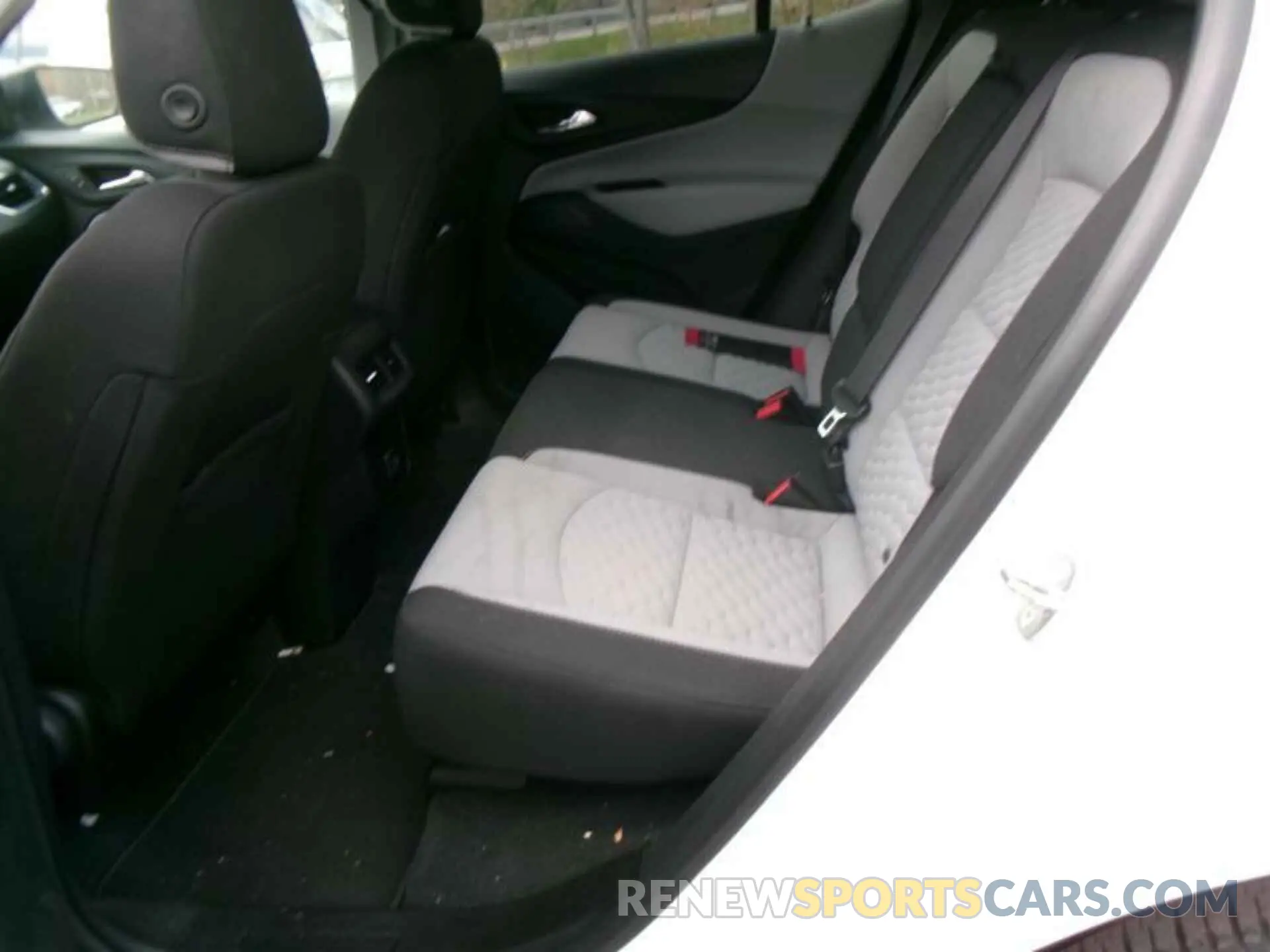 16 fotografías del automóvil dañado 2GNAXSEV2K6211475 CHEVROLET EQUINOX 2019