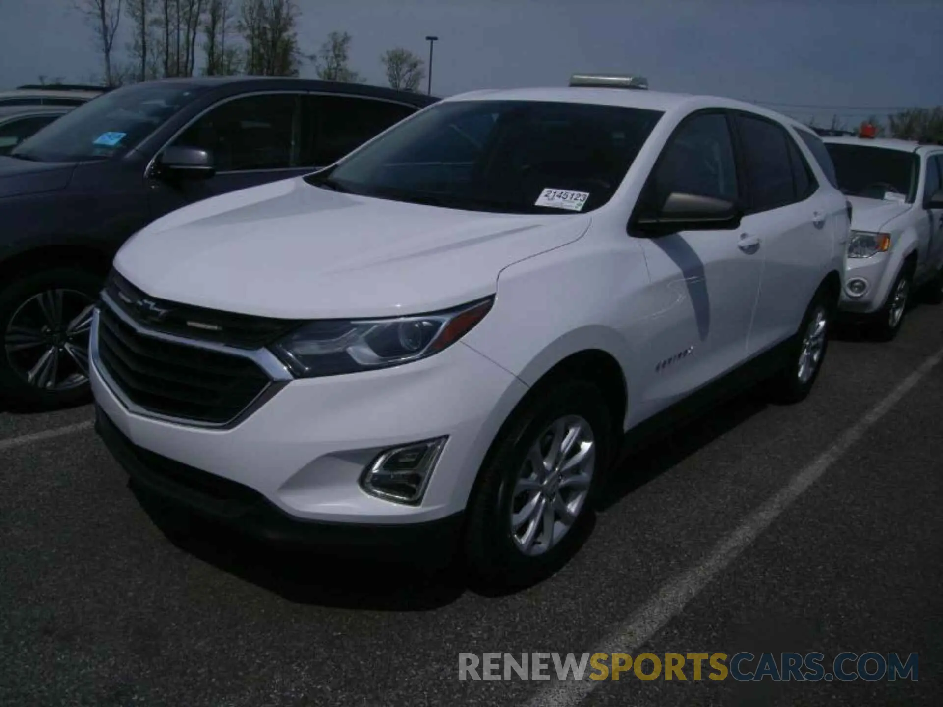 5 fotografías del automóvil dañado 2GNAXSEV2K6211475 CHEVROLET EQUINOX 2019