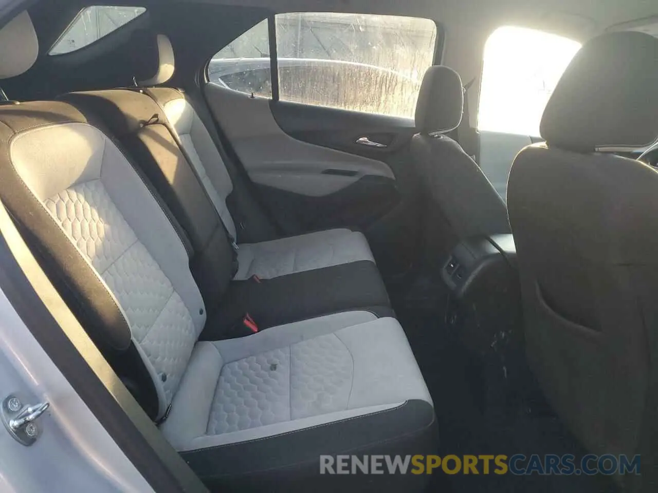 11 fotografías del automóvil dañado 2GNAXSEV3K6216555 CHEVROLET EQUINOX 2019