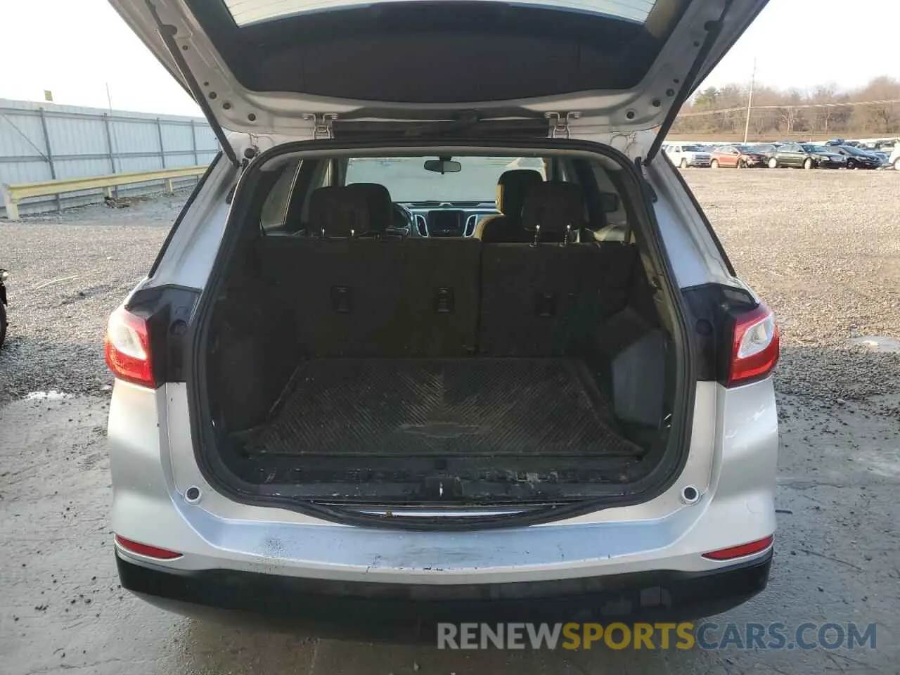 6 fotografías del automóvil dañado 2GNAXSEV3K6216555 CHEVROLET EQUINOX 2019