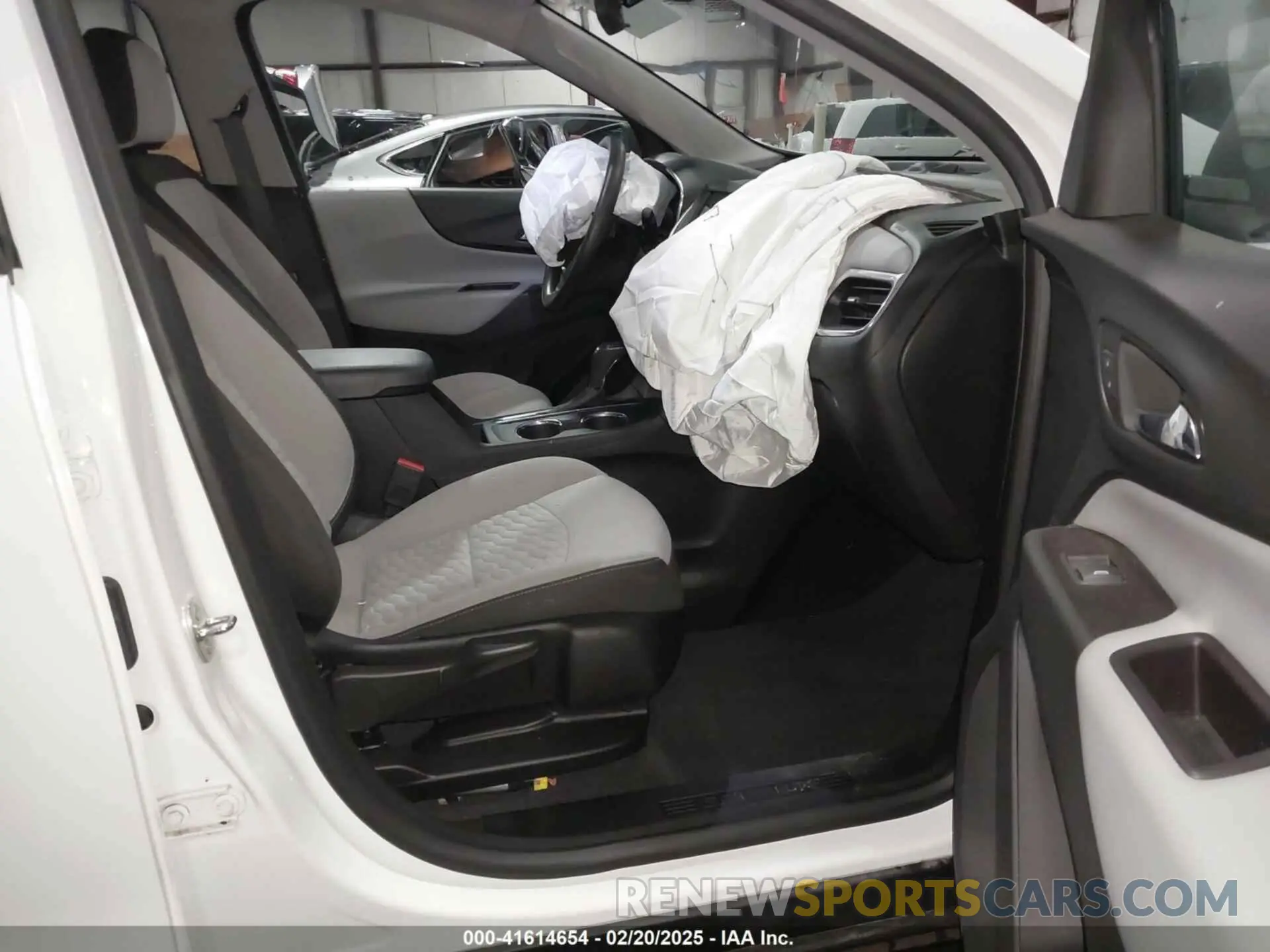 5 fotografías del automóvil dañado 2GNAXSEV3K6273841 CHEVROLET EQUINOX 2019